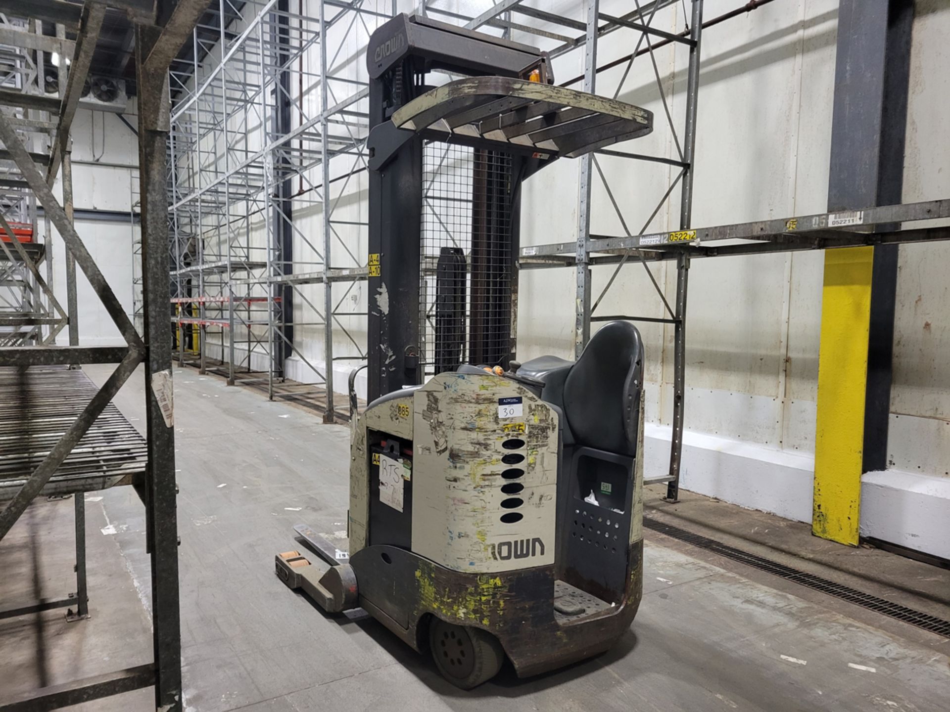 Crown RR5020-35 3,500lbs Electric 36V Reach Truck w/ Charger - Image 3 of 13