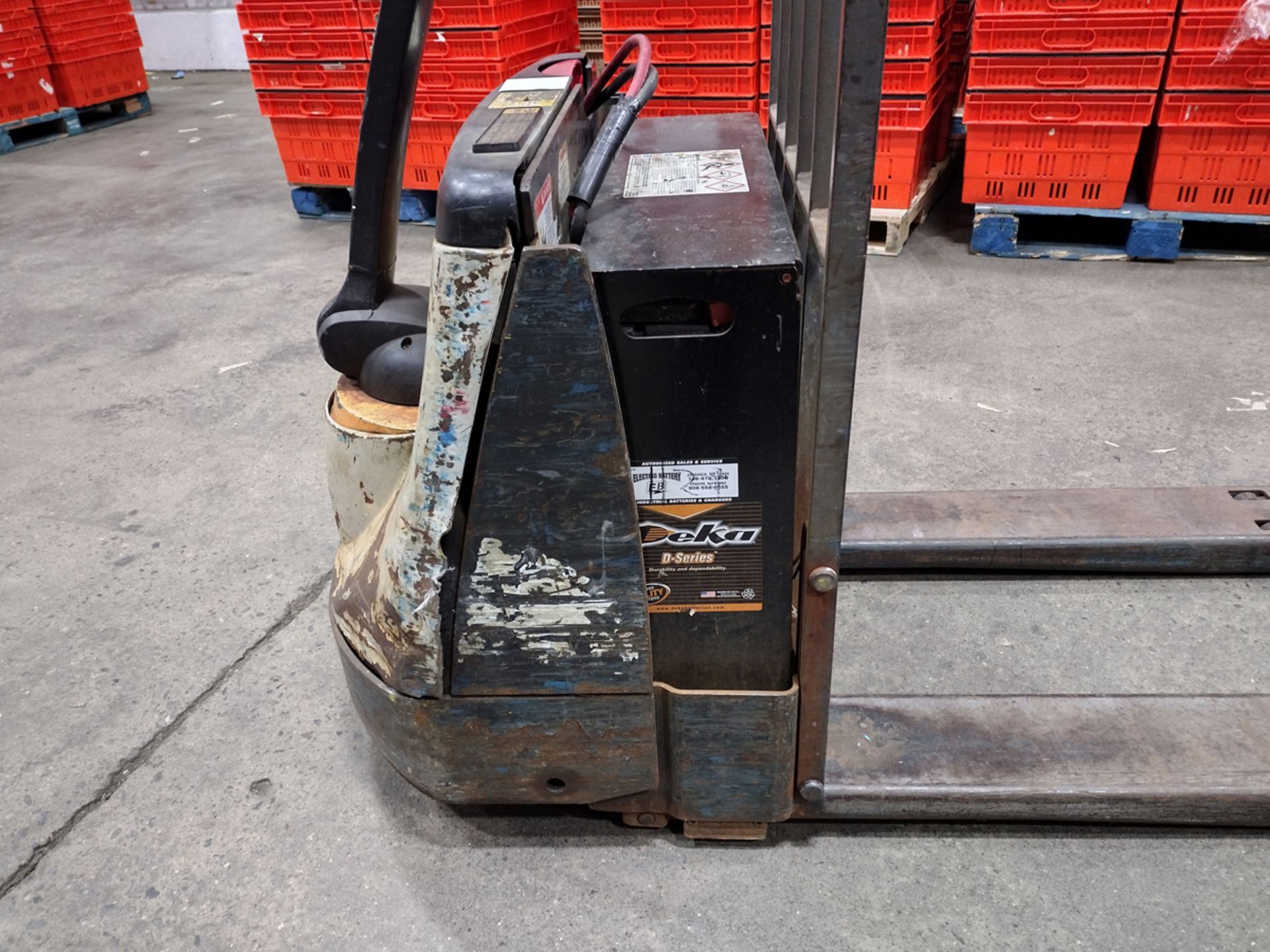 Crown WP2345-45 4,500lbs Electric 24V Walk-Behind Pallet Jack With Charger - Image 3 of 8
