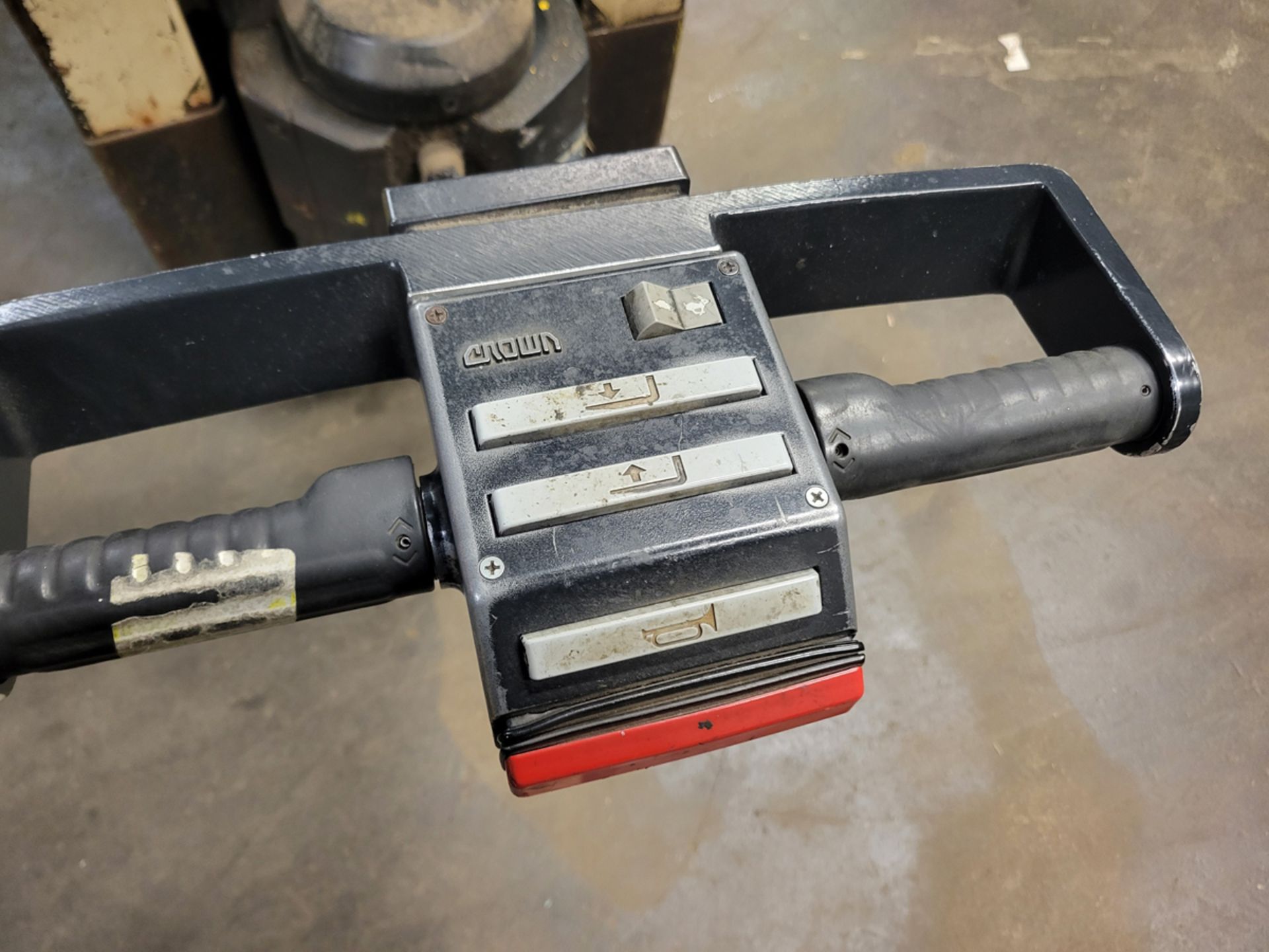 BHS Battery Extraction Carriage & Crown Electric Pallet Jack w/ Battery Changer - Image 6 of 13