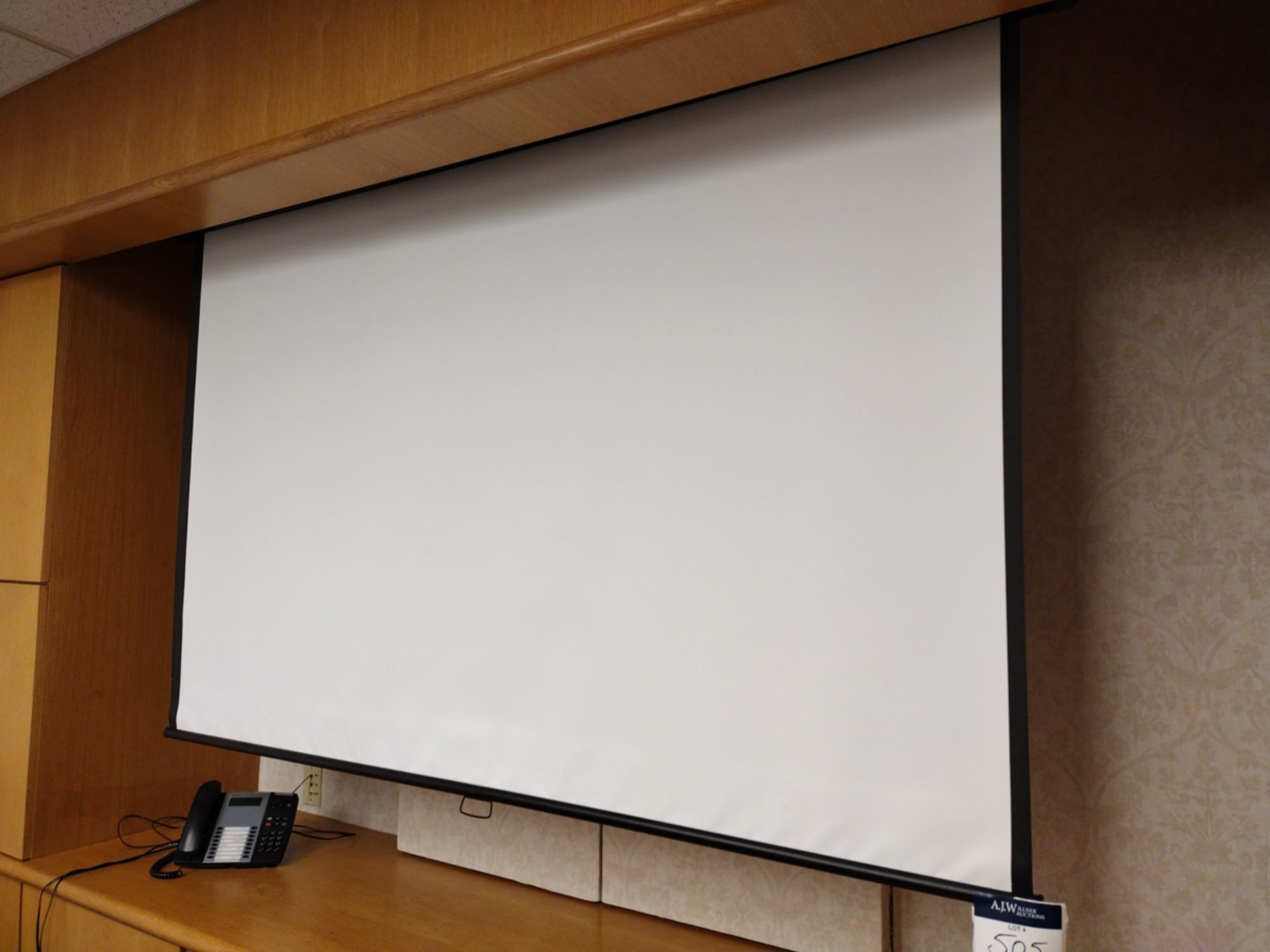 Bretford 80" Pull-Down Projection Screen - Image 2 of 5