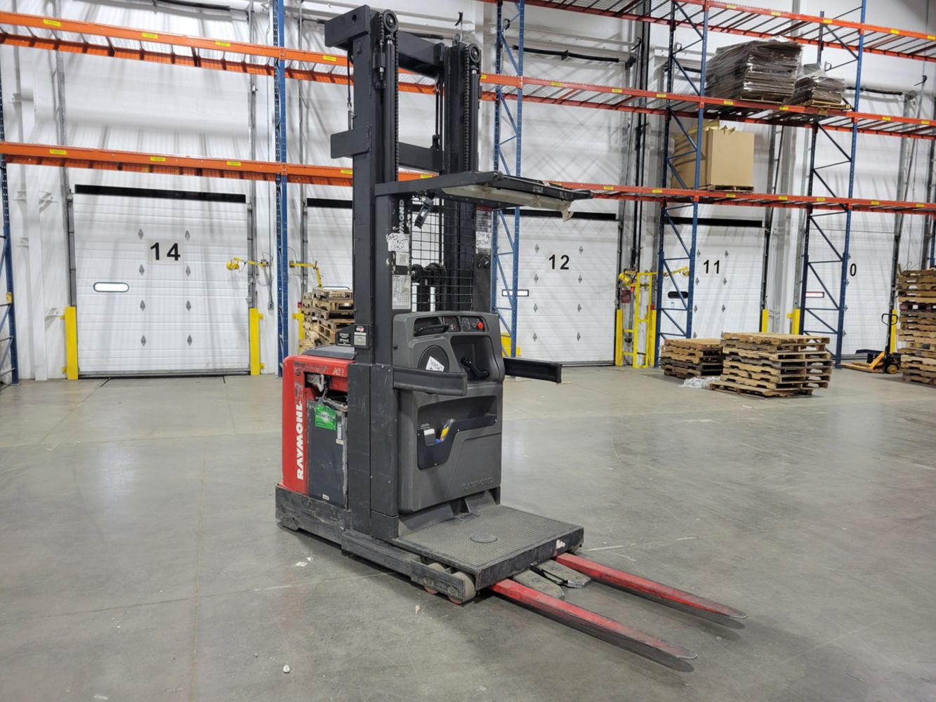 Raymond Order Picker & Swing Reach Trucks