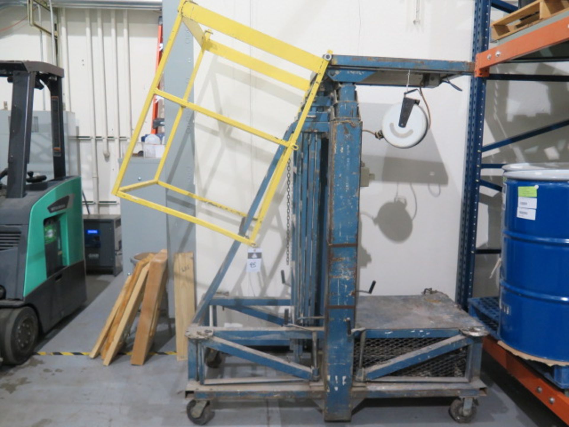Hydraulic Safety Platform Lift w/ Outriggers (SOLD AS-IS - NO WARRANTY)