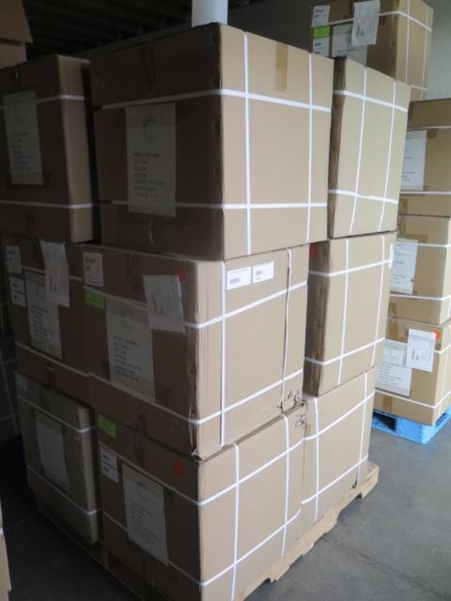 600ml Plastic Bottles (1 Pallet) (SOLD AS-IS - NO WARRANTY)