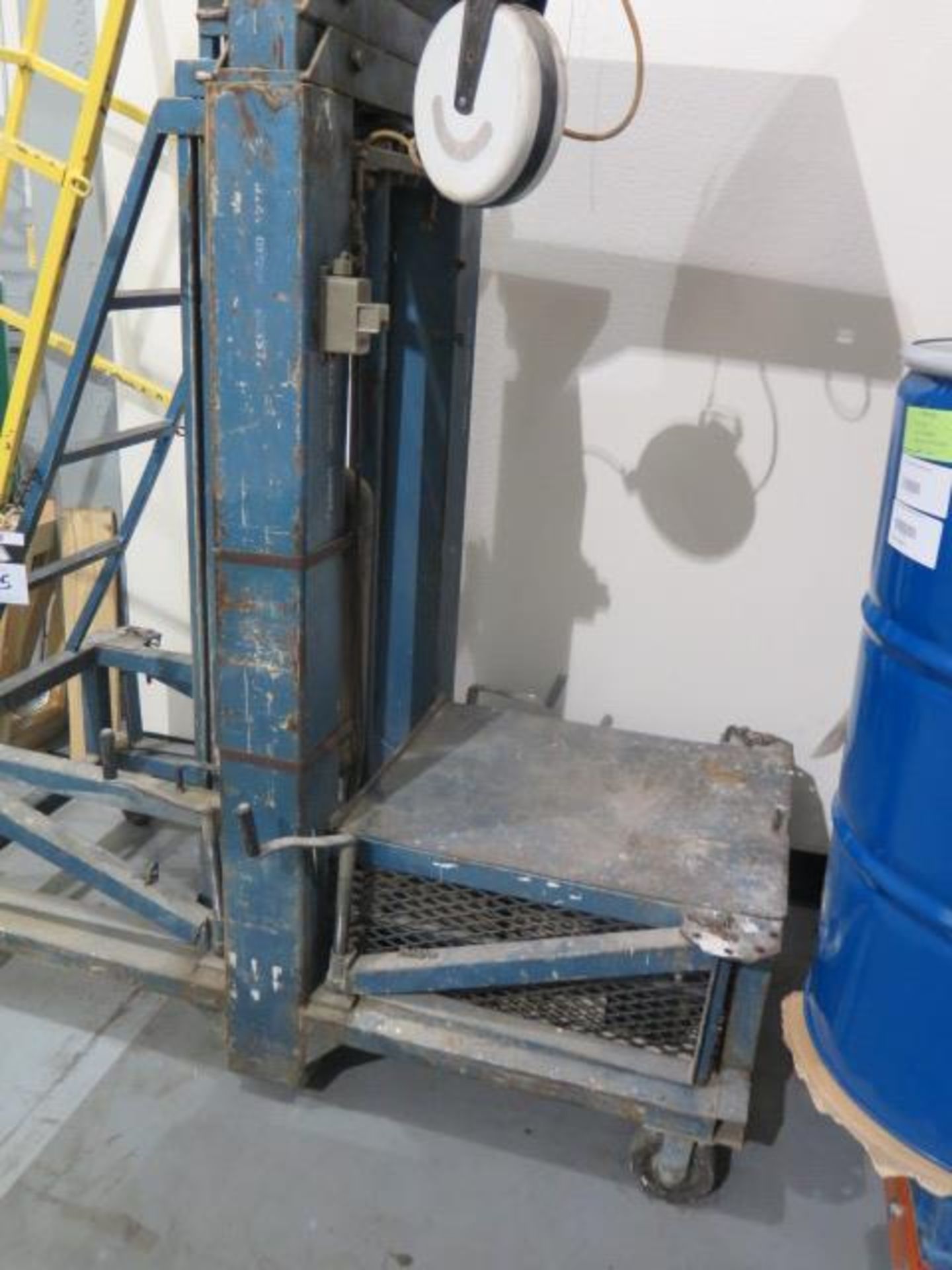 Hydraulic Safety Platform Lift w/ Outriggers (SOLD AS-IS - NO WARRANTY) - Image 6 of 6