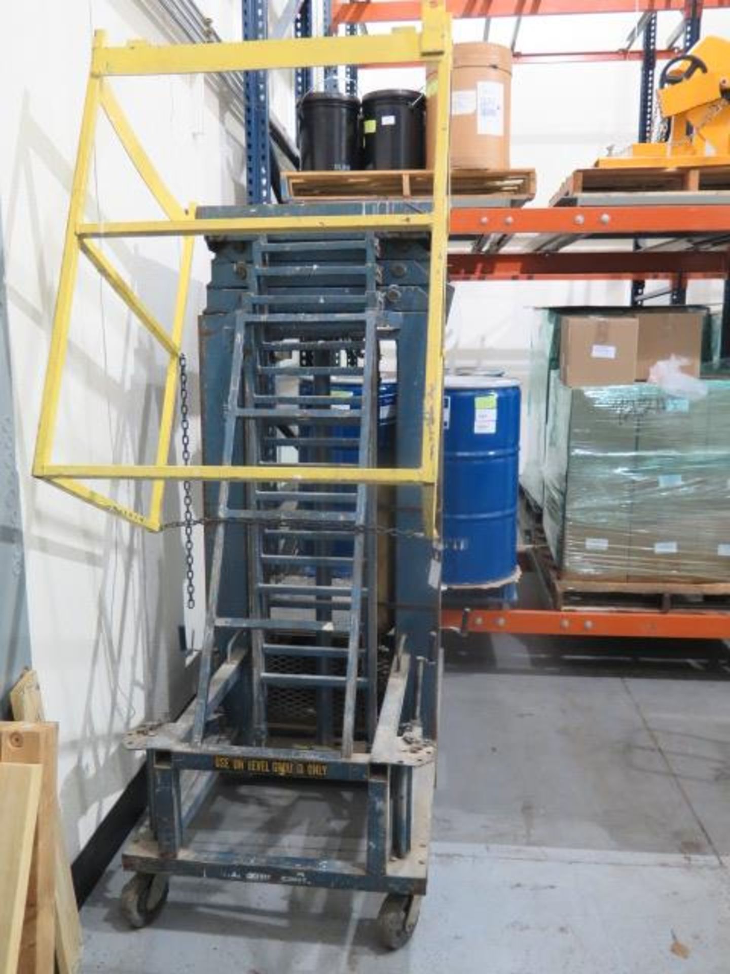 Hydraulic Safety Platform Lift w/ Outriggers (SOLD AS-IS - NO WARRANTY) - Image 3 of 6