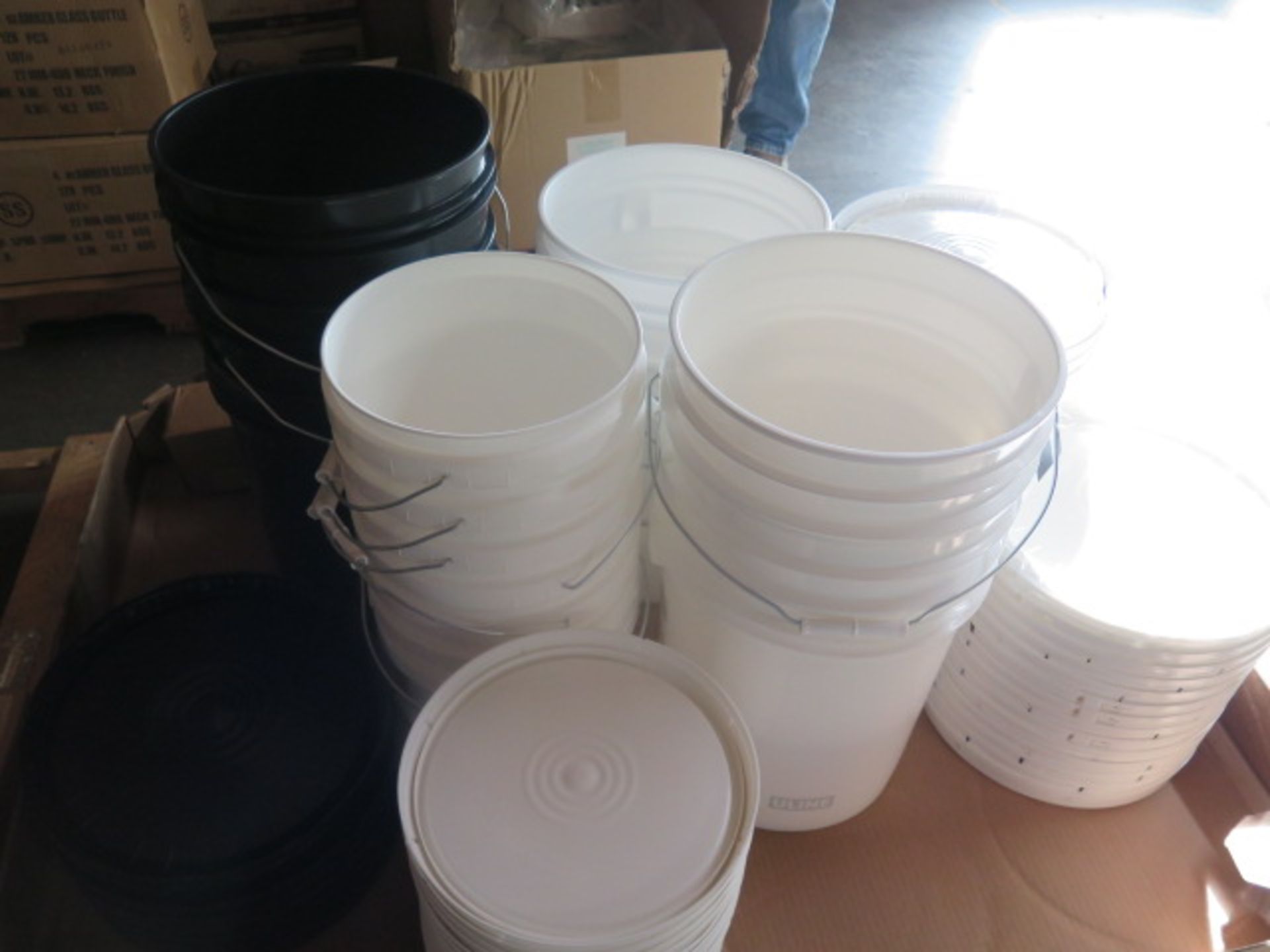 Silica Pouches, Plastic Bags and Buckets (2 Pallets) (SOLD AS-IS - NO WARRANTY) - Bild 5 aus 5