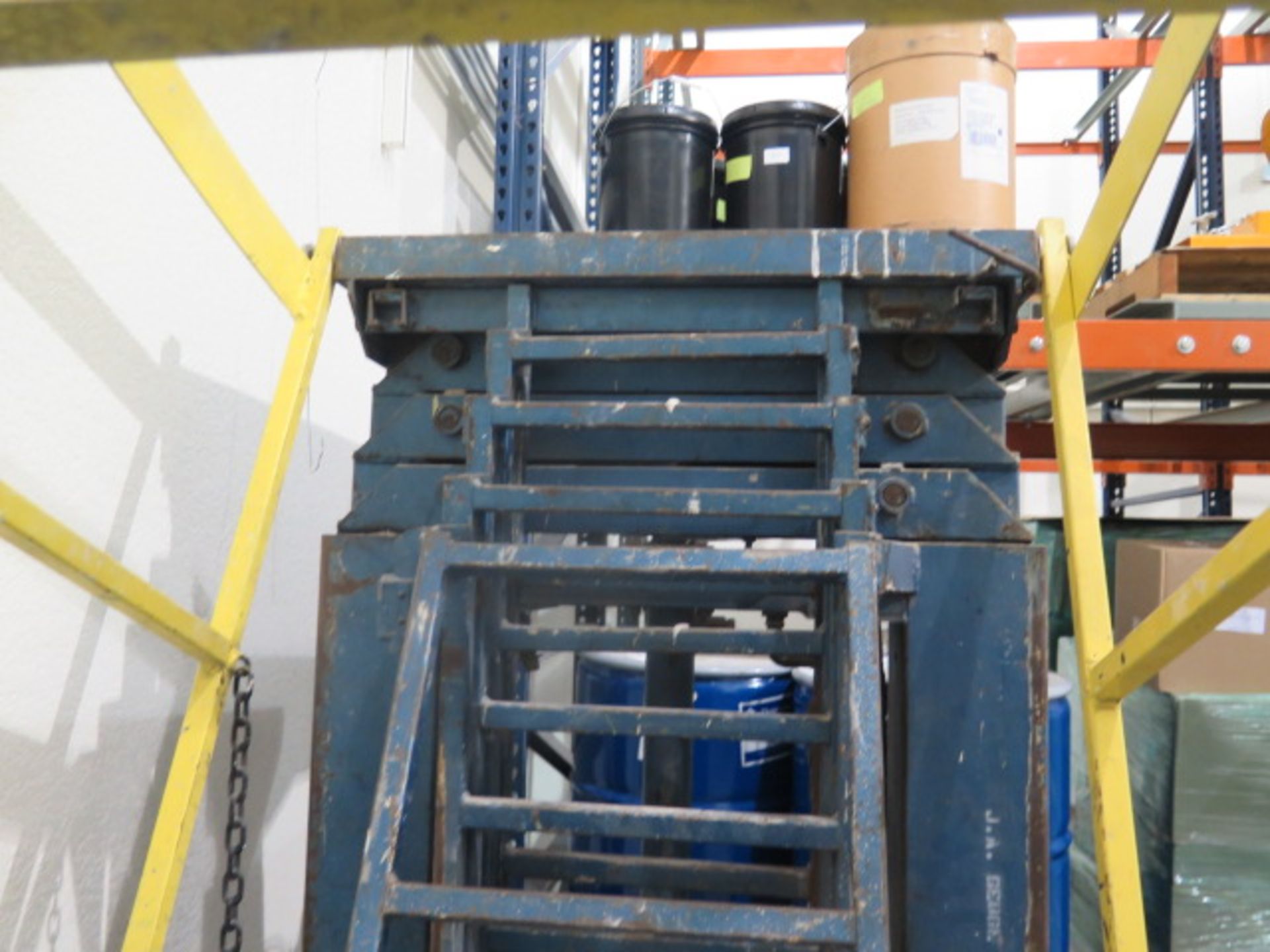 Hydraulic Safety Platform Lift w/ Outriggers (SOLD AS-IS - NO WARRANTY) - Image 4 of 6