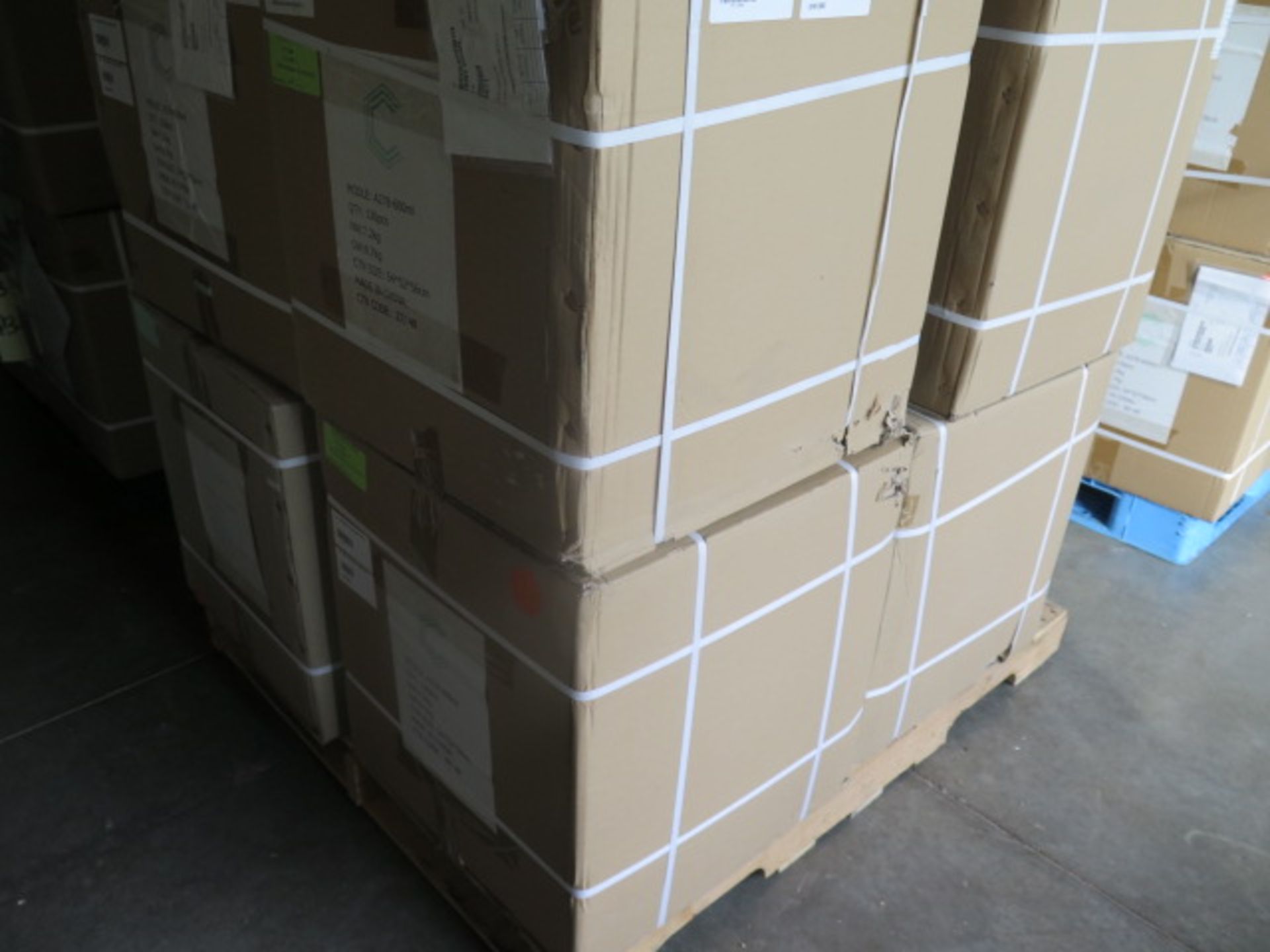 600ml Plastic Bottles (1 Pallet) (SOLD AS-IS - NO WARRANTY) - Bild 3 aus 5