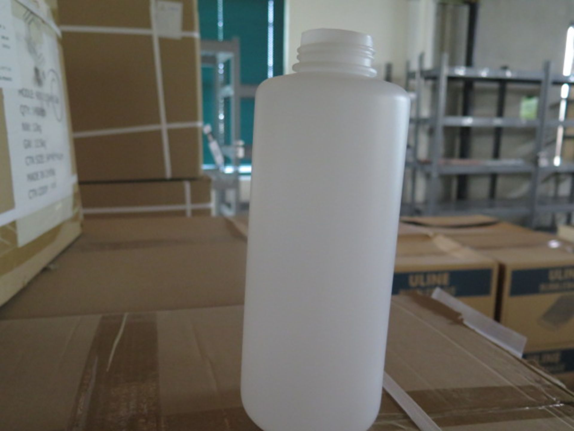 1150ml Plastic Bottles (1 Pallet) (SOLD AS-IS - NO WARRANTY) - Bild 3 aus 4
