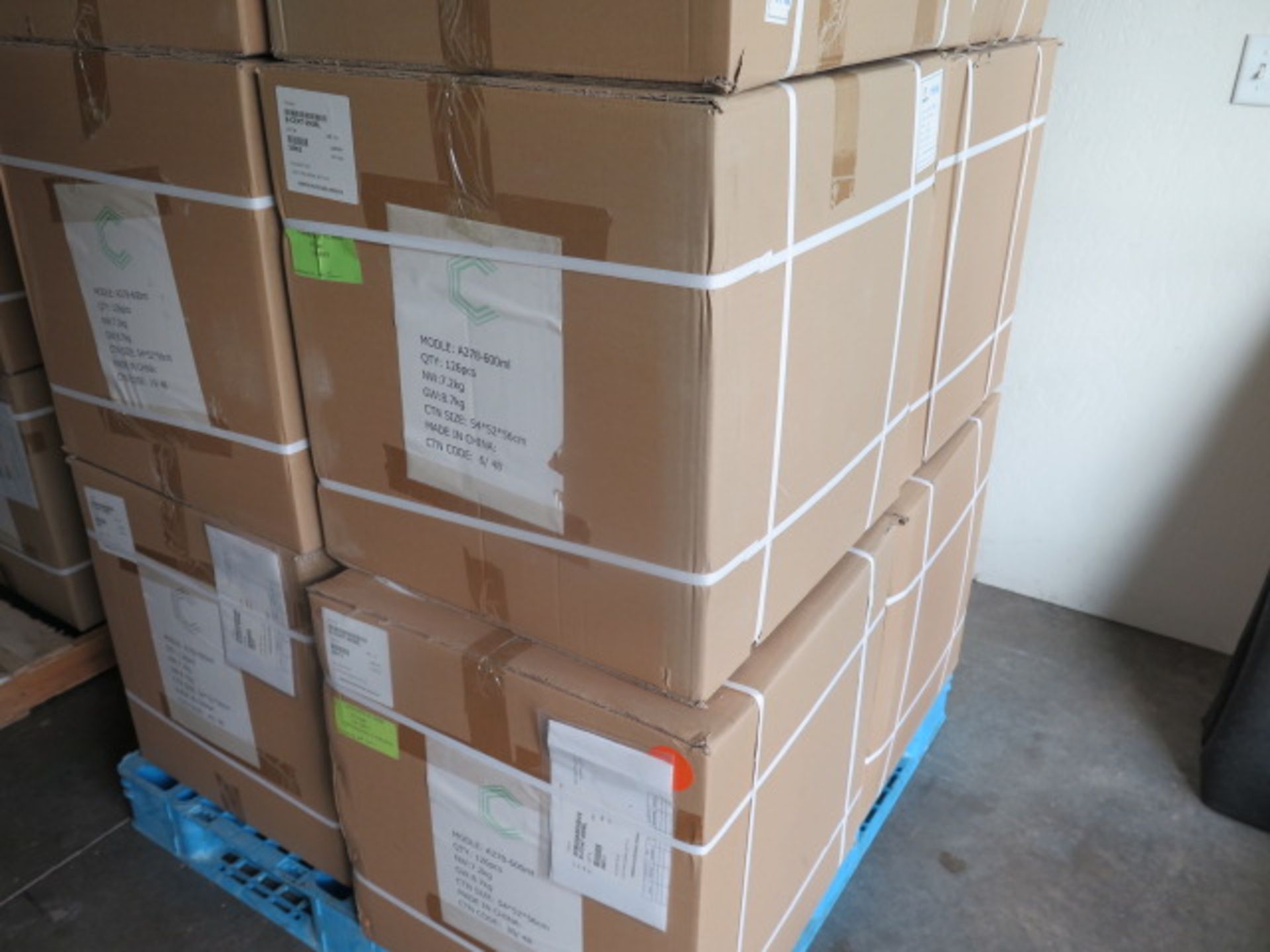 600ml Plastic Bottles (1 Pallet) (SOLD AS-IS - NO WARRANTY) - Bild 3 aus 5