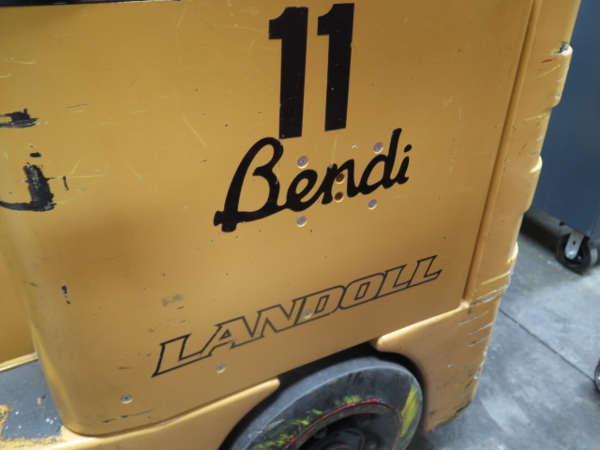 Bendi Landoll B30/42E180D 3000 Lb Articulating Electric Forklift s/nB30/42AC-1105A-06581,SOLD AS IS - Image 3 of 19