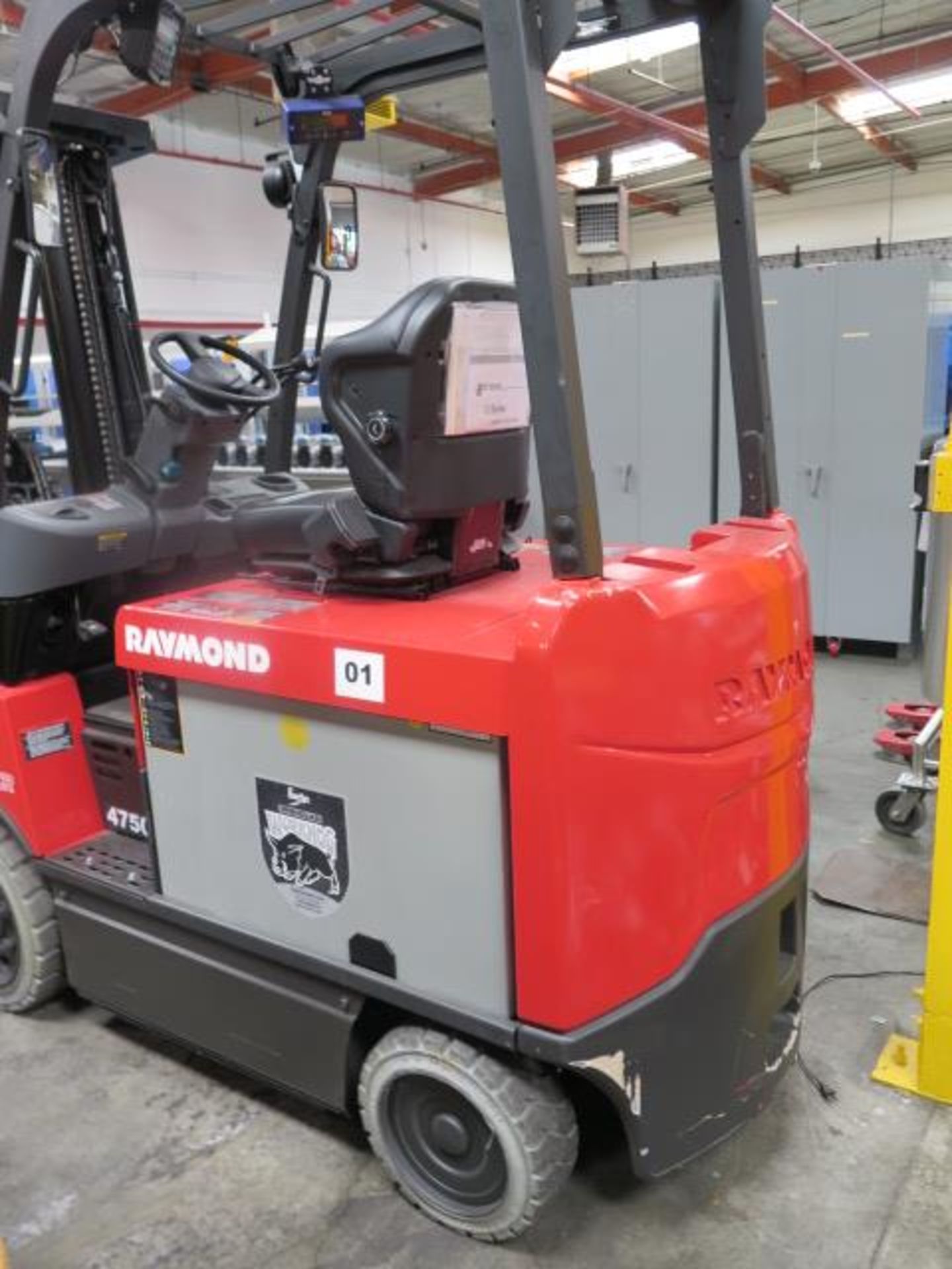 Raymond 4750C60 4750 Lb Cap Electric Forklift s/n 475-6-10129 w/ 3-Stage Mast, 187” Lift, SOLD AS IS - Image 9 of 17