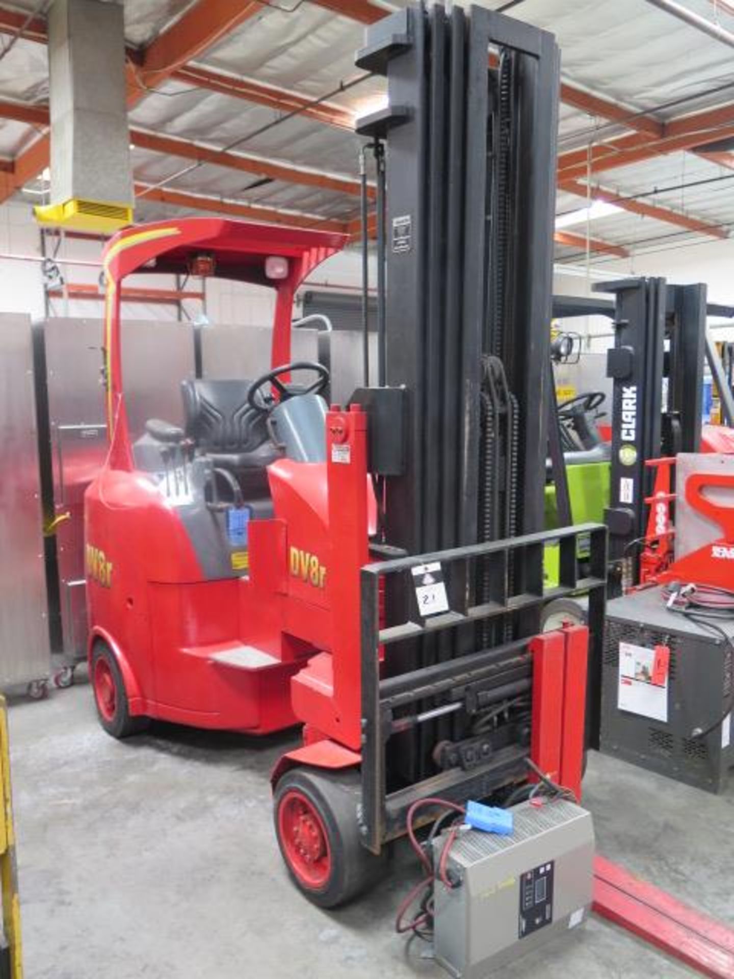 Tailift USADV8SR 2265 Lb Cap Articulating Electric lift s/n 600217 w/ 4-Stage, 258" Lift, SOLD AS IS