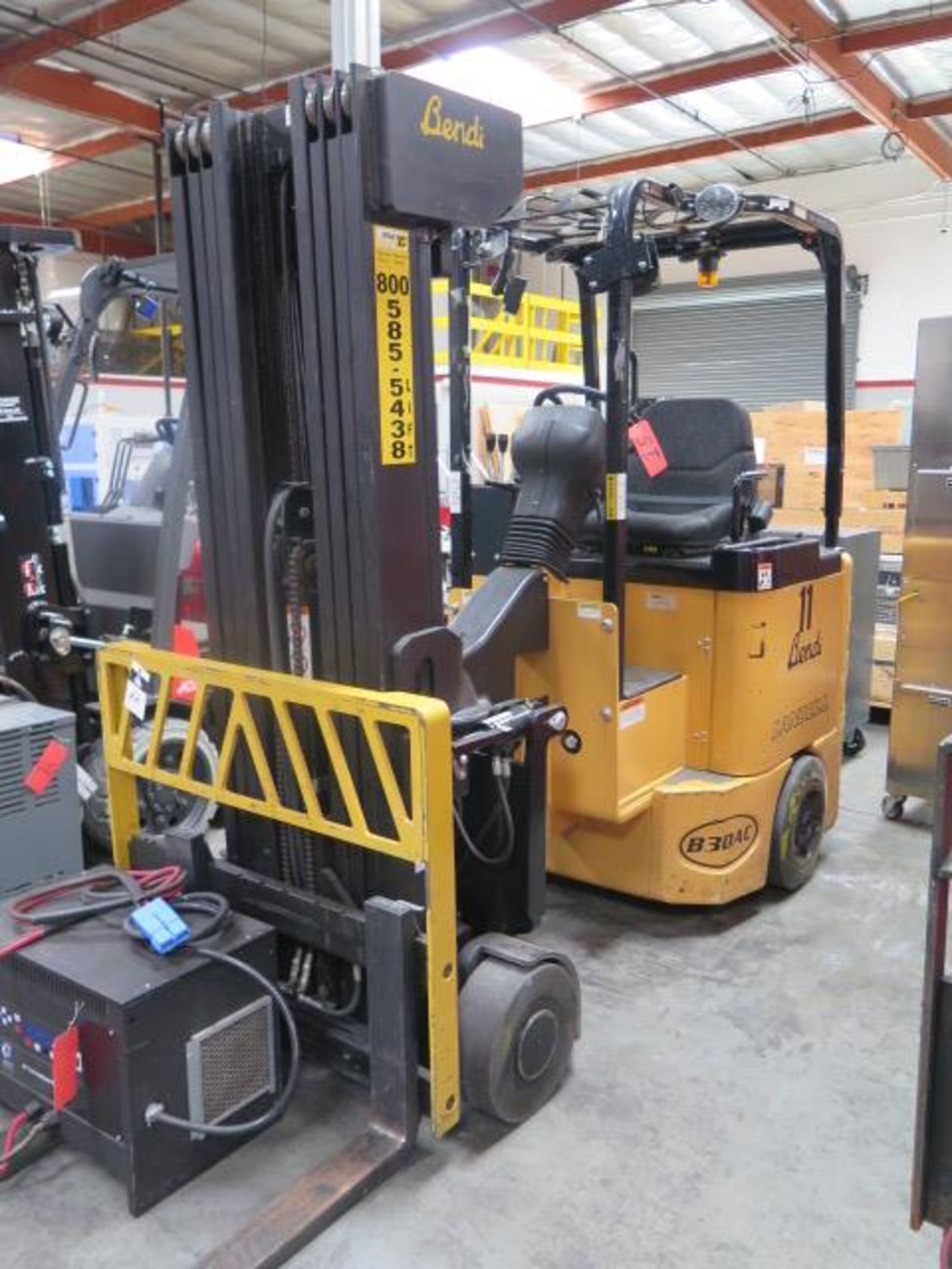 Bendi Landoll B30/42E180D 3000 Lb Articulating Electric Forklift s/nB30/42AC-1105A-06581,SOLD AS IS - Image 2 of 19