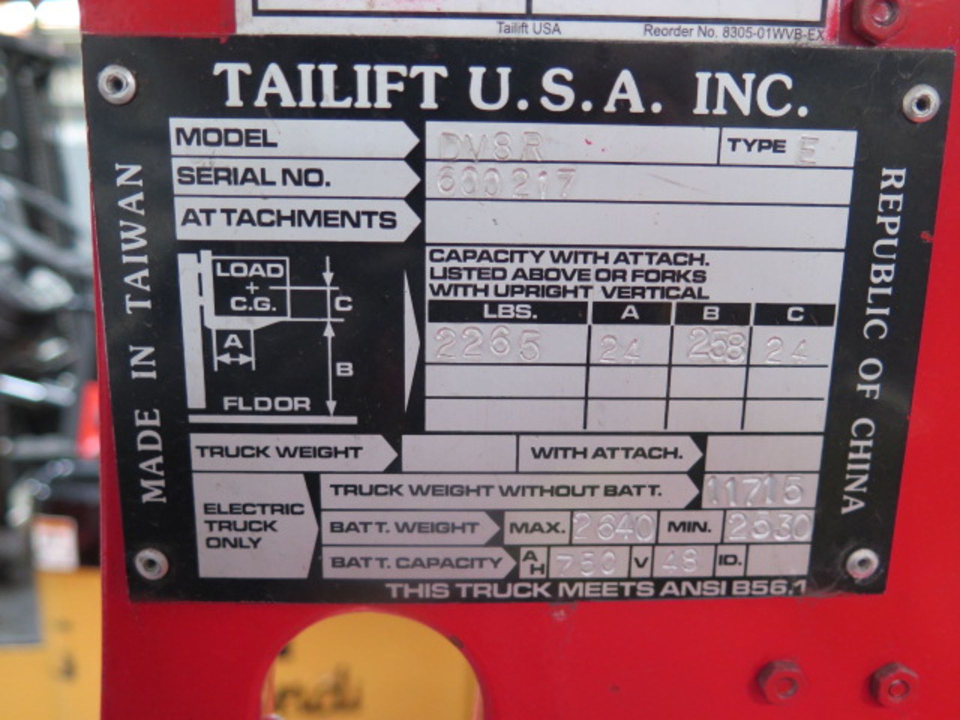 Tailift USADV8SR 2265 Lb Cap Articulating Electric lift s/n 600217 w/ 4-Stage, 258" Lift, SOLD AS IS - Image 13 of 15