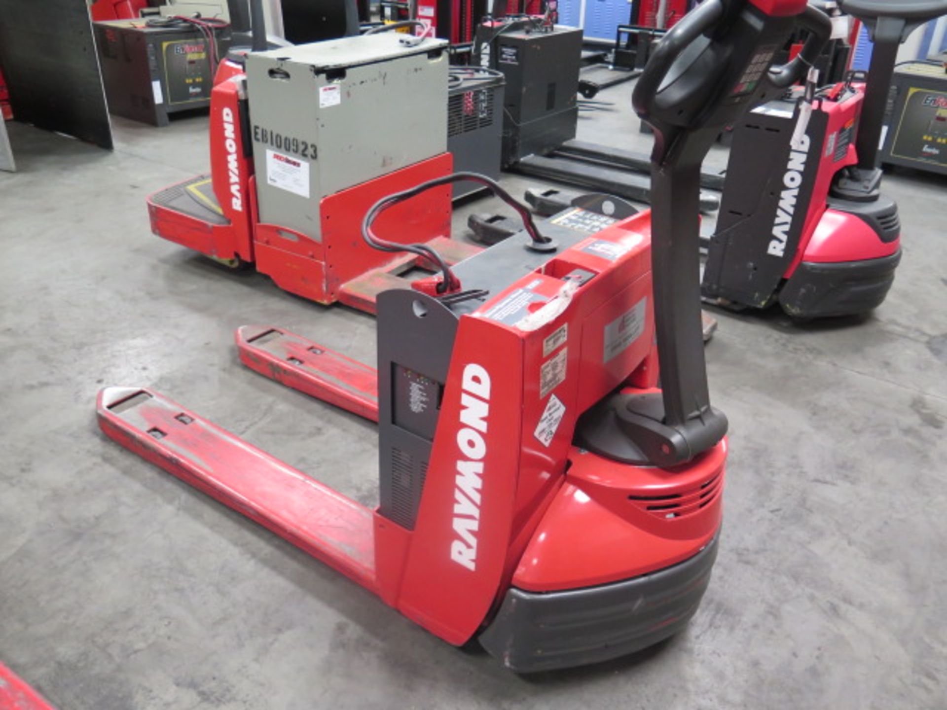 Raymond 102T-F45L 4500 Lb Cap Walk-Behind Electric Pallet Mover,w/ 24V, Built-In Charger, SOLD AS IS - Image 2 of 9