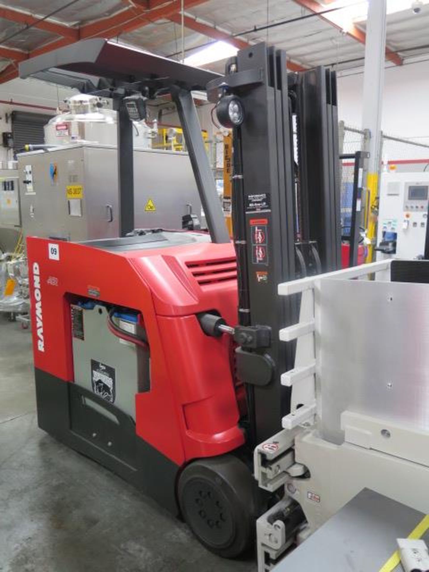 Raymond 425-C50TT 5000 Lb Cap Short Mast Stand-In Electric Pallet Mover, w/ 3-Stage, SOLD AS IS - Image 2 of 19