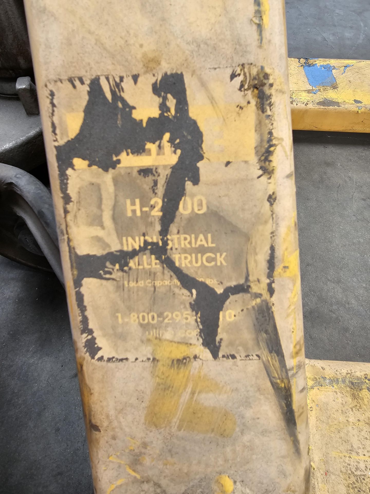 Industrial 5500LB Pallet Jack (SOLD AS-IS - NO WARRANTY) - Image 6 of 6