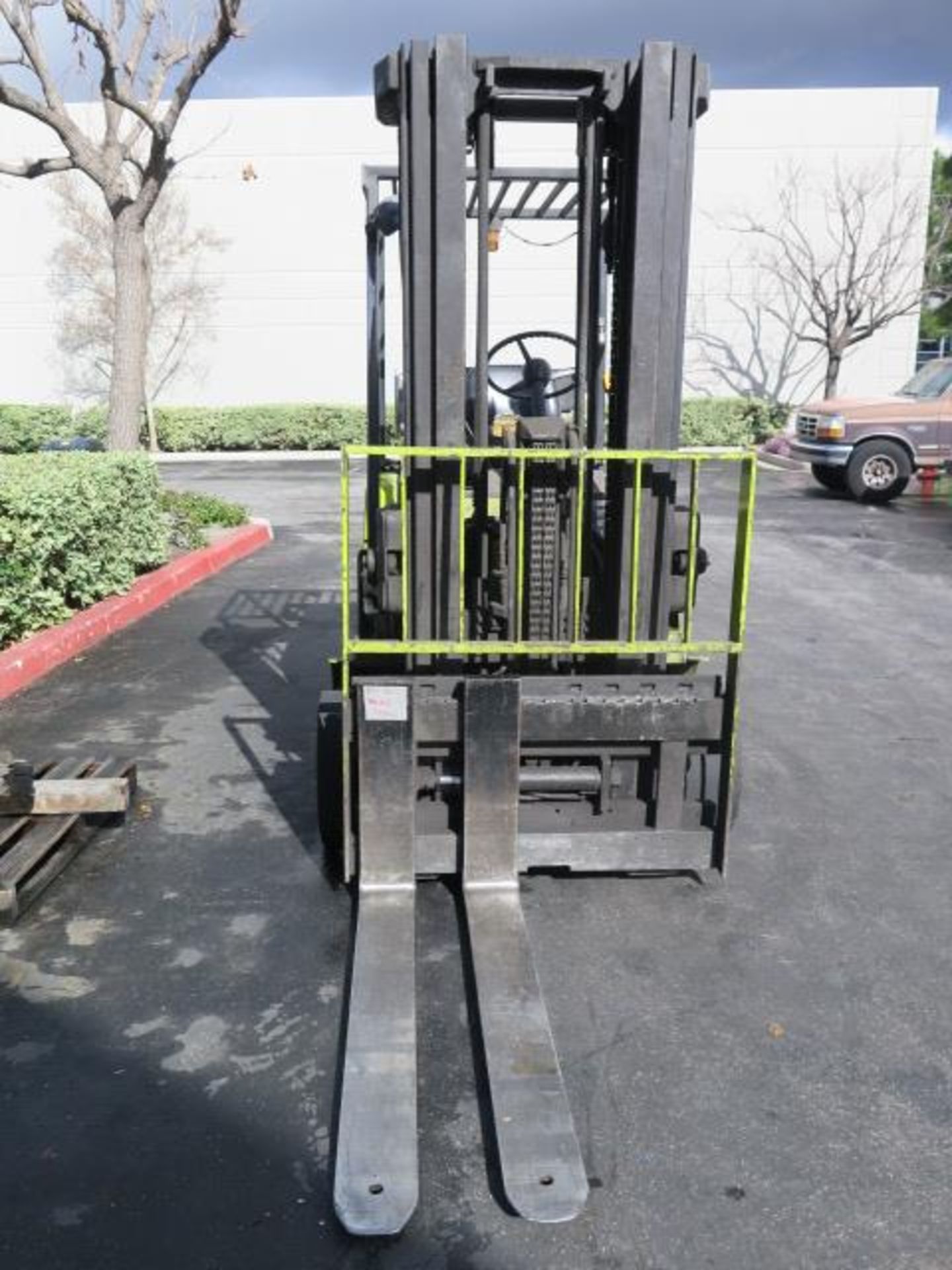 Clark C500-S80 6300 Lb LPG Forklift s/n 685-0103-6160FA w/ 3-Stage Mast,188” Lift Height, SOLD AS IS - Image 2 of 15