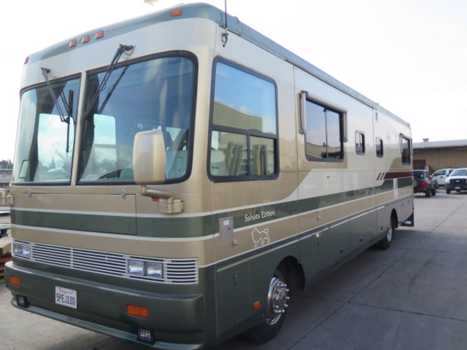 1997 Safari Motor Coacher Motor Home Lisc# 5PEJ100 w/ CAT Diesel Engine, Automatic Trans, SOLD AS IS - Image 3 of 54