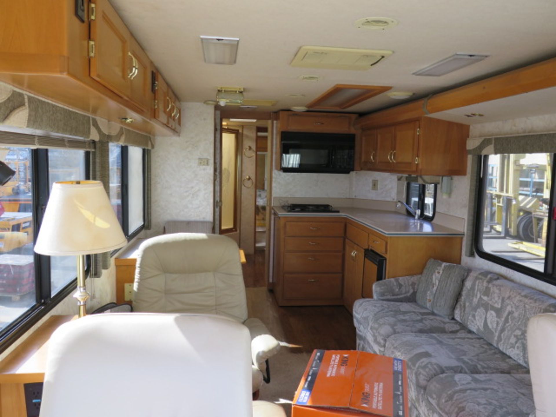 1997 Safari Motor Coacher Motor Home Lisc# 5PEJ100 w/ CAT Diesel Engine, Automatic Trans, SOLD AS IS - Image 22 of 54