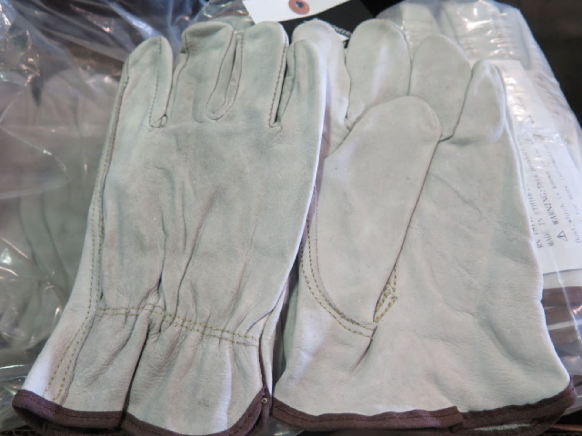 Work Gloves (SOLD AS-IS - NO WARRANTY) - Image 3 of 5