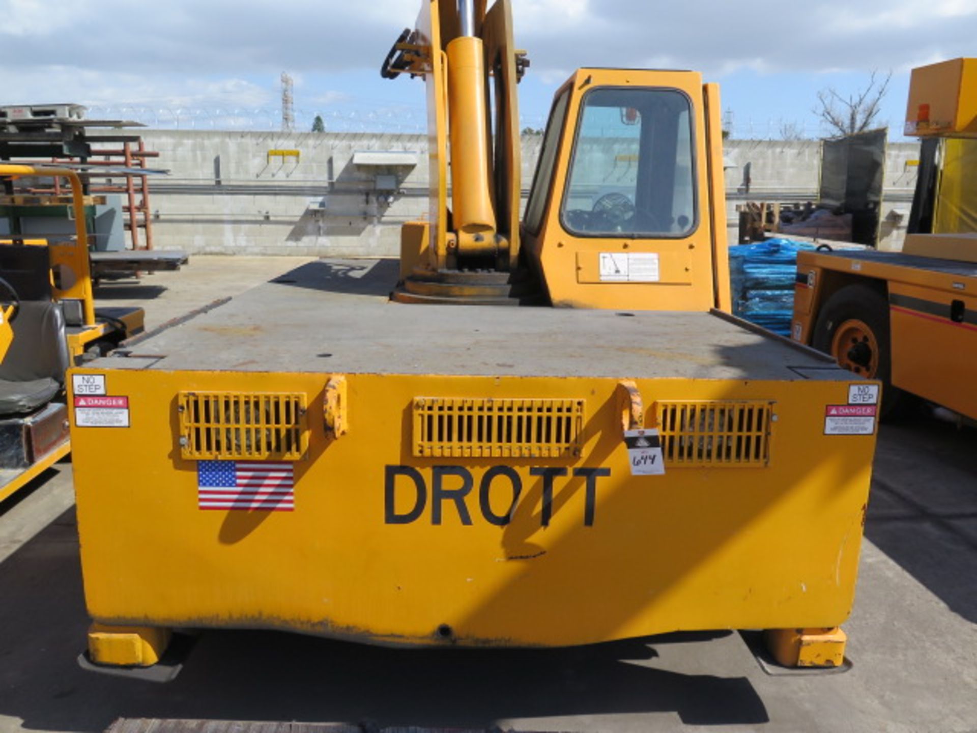 Drott 3330 12,000 Lb Cap (On Outriggers) Diesel Carry Deck Crane s/n 6225056 w/ 34’ Lift, SOLD AS IS - Image 3 of 23