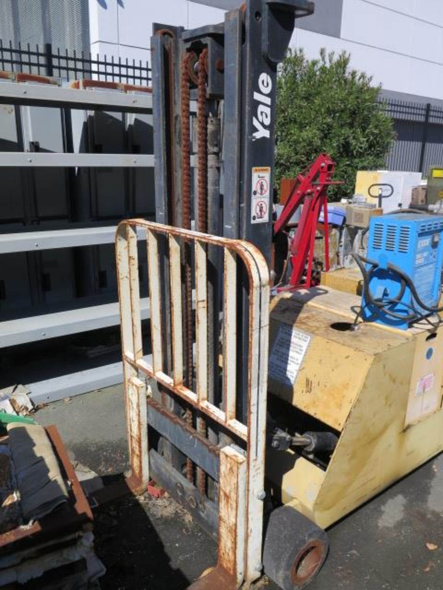 Yale MCW04CLAN24CS077 4000 Lb Electric Walk-Behind Pallet Mover s/n N559585 w/ 2-Stage,SOLD AS IS - Image 3 of 18