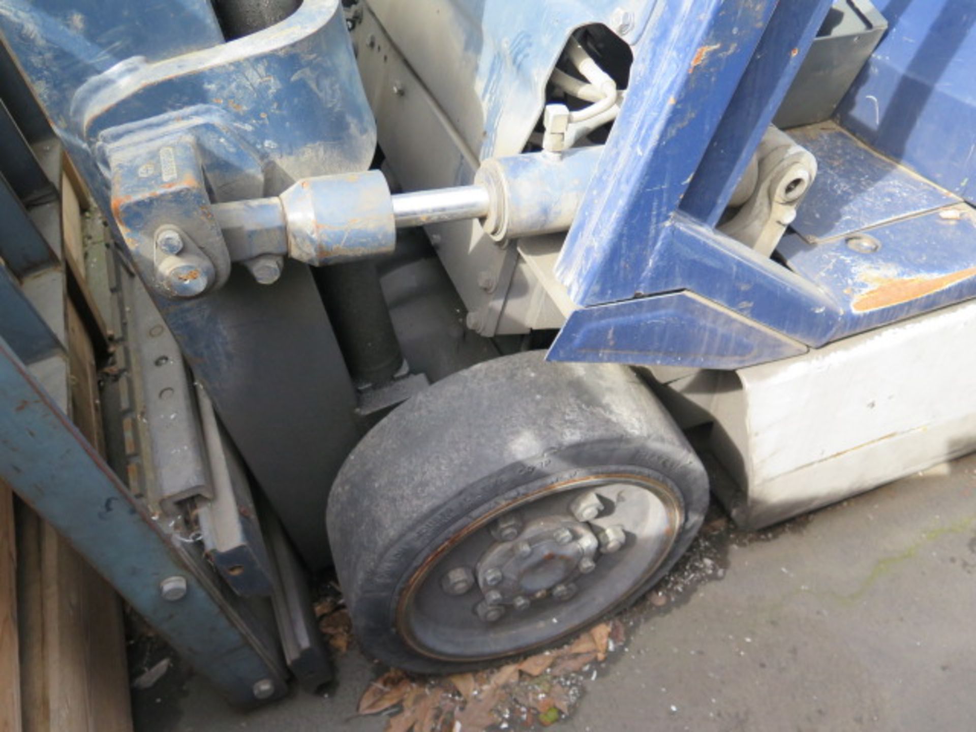 Komatsu 5000 Lb Cap LPG Forklift w/ 3-Stage Mast, Side Shift, 4th Actuator Lever, SOLD AS IS - Image 18 of 21