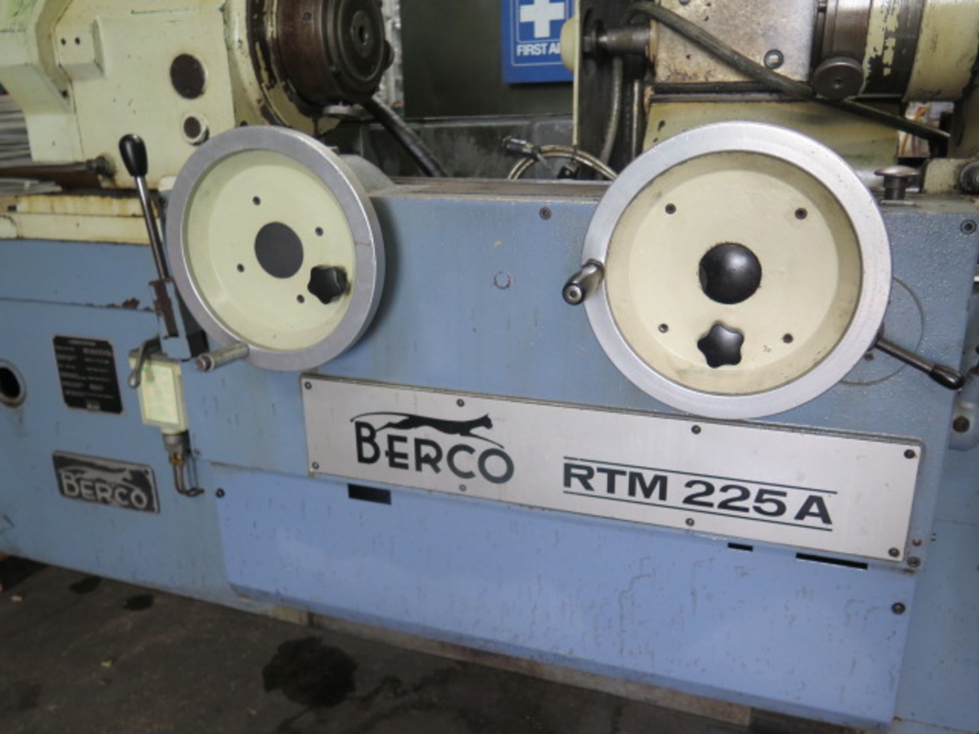 Berco RTM 225A40 Crank Shaft Grinder s/n 553B, DRO, Motorized Work Head, 17 ½” x 36” Cap, SOLD AS IS - Image 15 of 17