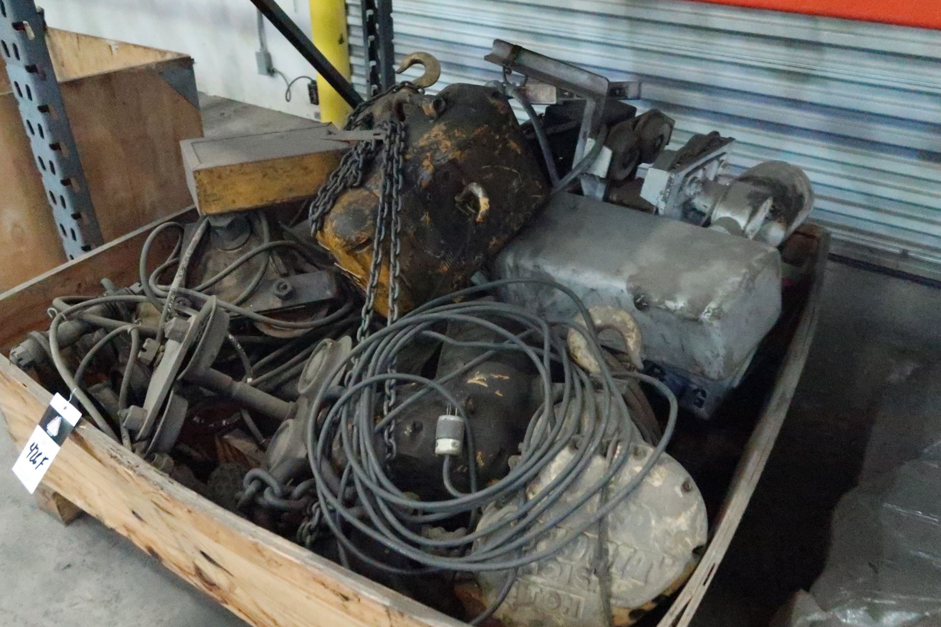 Crate of Electric Hoists (SOLD AS-IS - NO WARRANTY) - Bild 2 aus 5