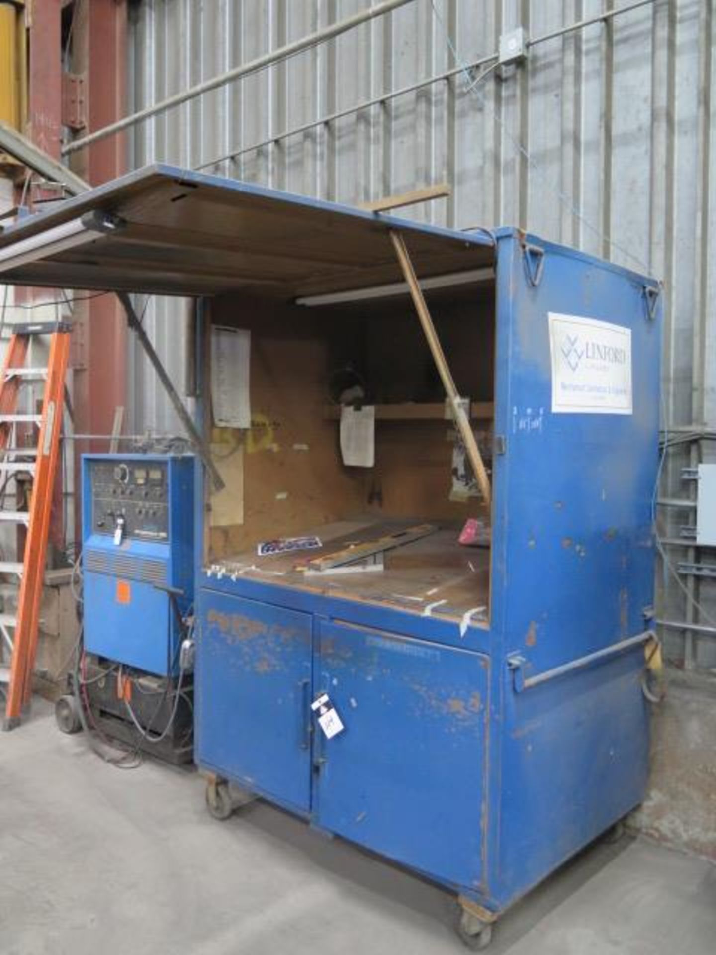 Knaack Job Site Box w/ Light (SOLD AS-IS - NO WARRANTY)