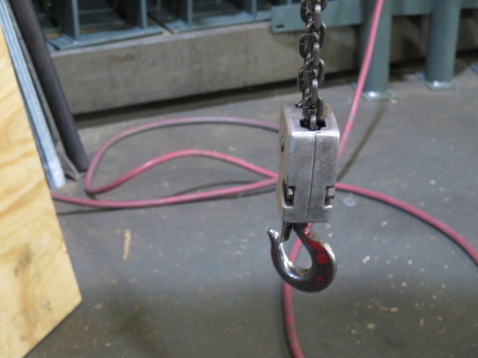 Abell-Howe 1/2 Ton Floor Mounted Jib Crane w/ Electric Hoist (SOLD AS-IS - NO WARRANTY) - Image 5 of 7