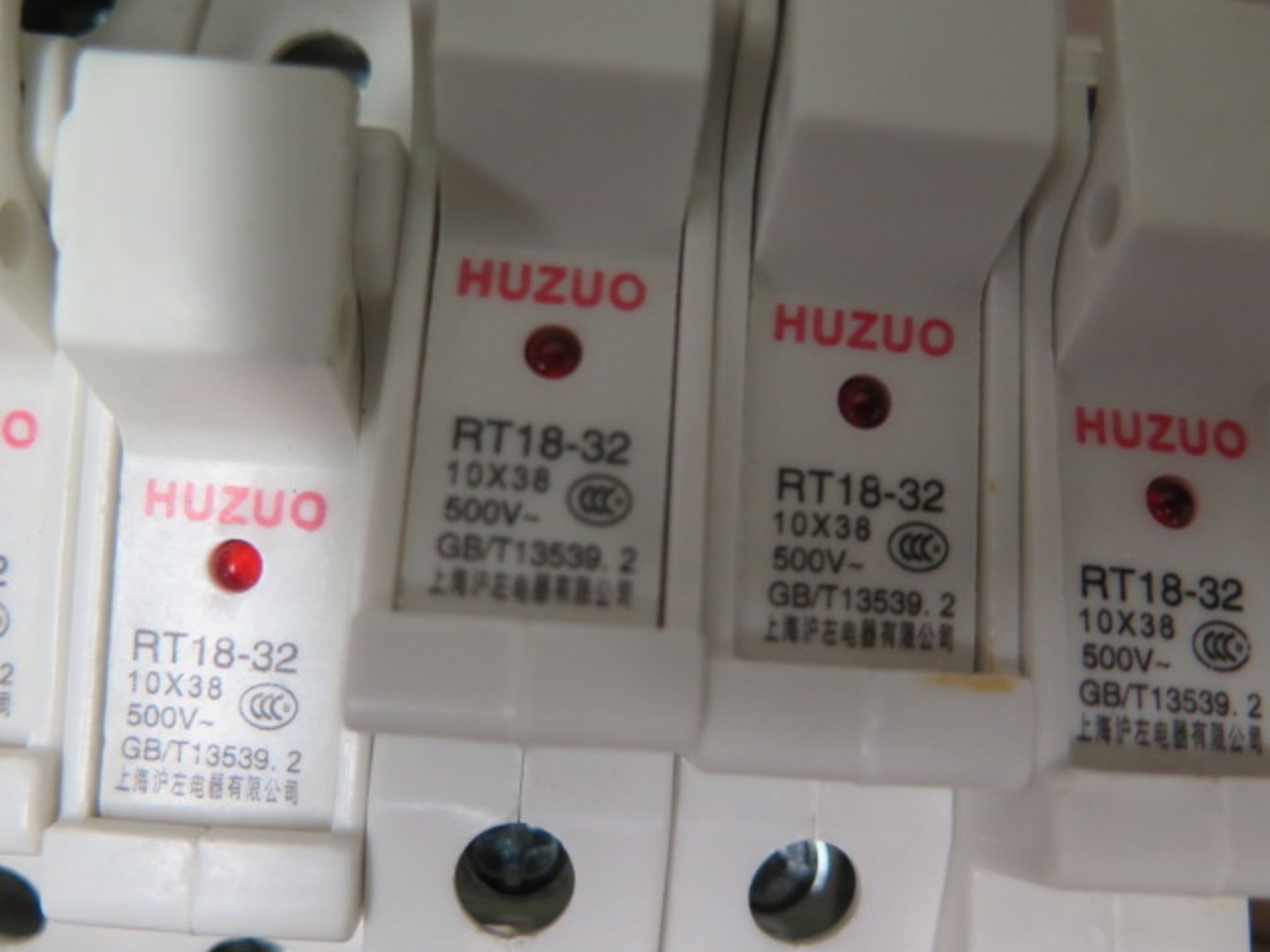 Schneider Easy8 C25 EA9AN2C25 Circuit Breakers (12) and Huzuo RT18-32 10X38 500V G3/T13539.2 Fuse Bl - Image 6 of 6