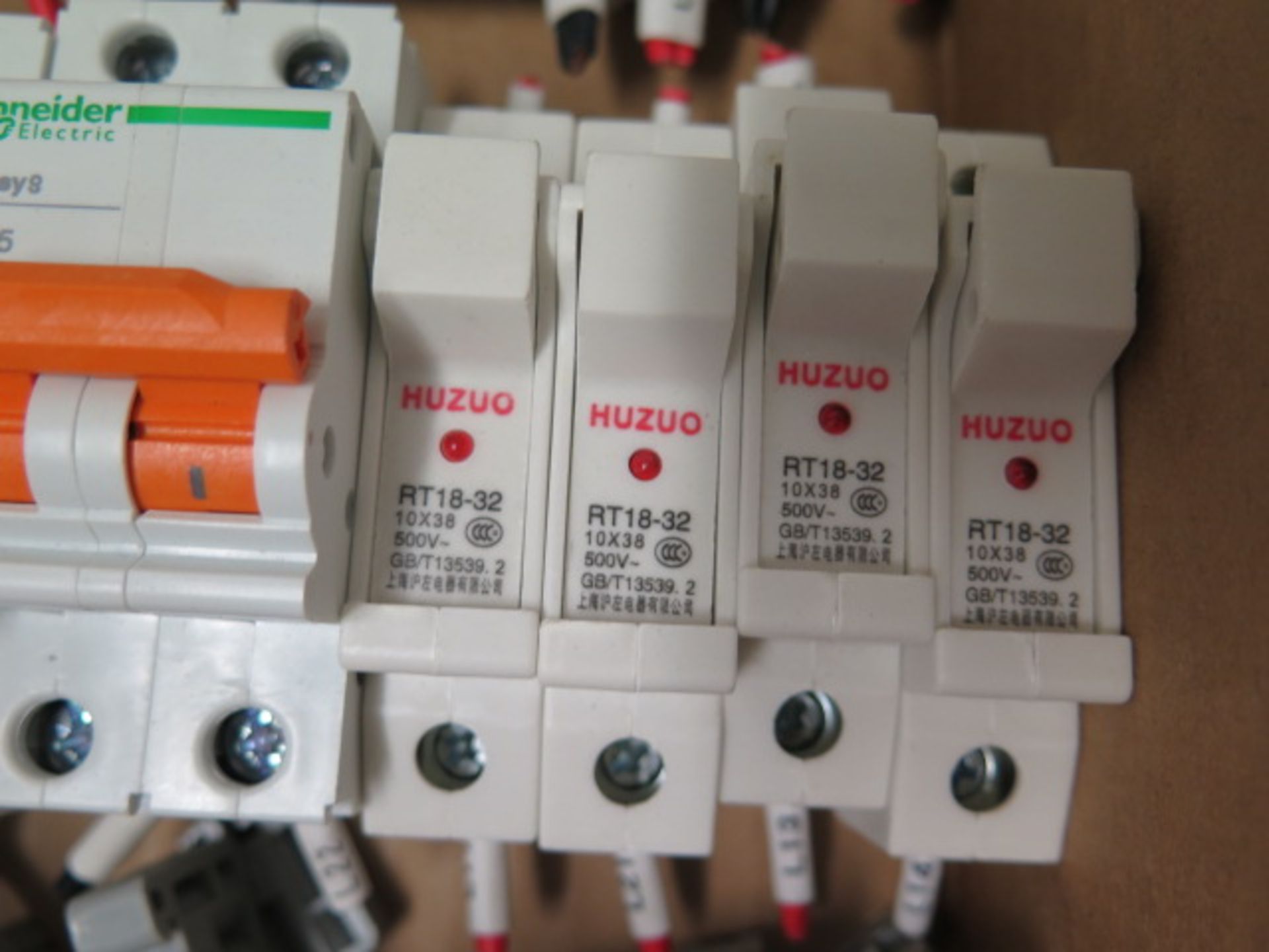 Schneider Easy8 C25 EA9AN2C25 Circuit Breakers (12) and Huzuo RT18-32 10X38 500V G3/T13539.2 Fuse Bl - Image 7 of 7