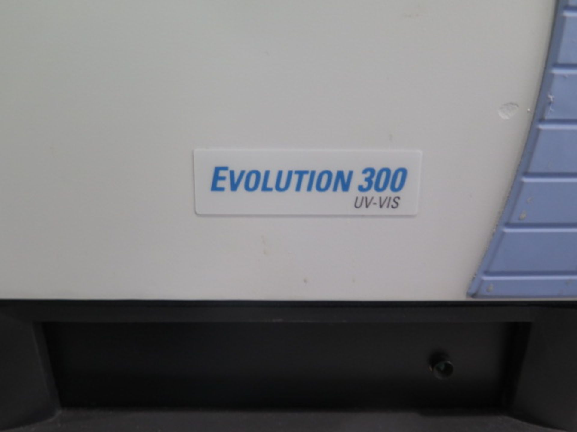 Thermo Scientific Evolution 300 UV-VIS Spectrophotometer s/n EVOU308001 (SOLD AS-IS - NO WARRANTY) - Image 7 of 8