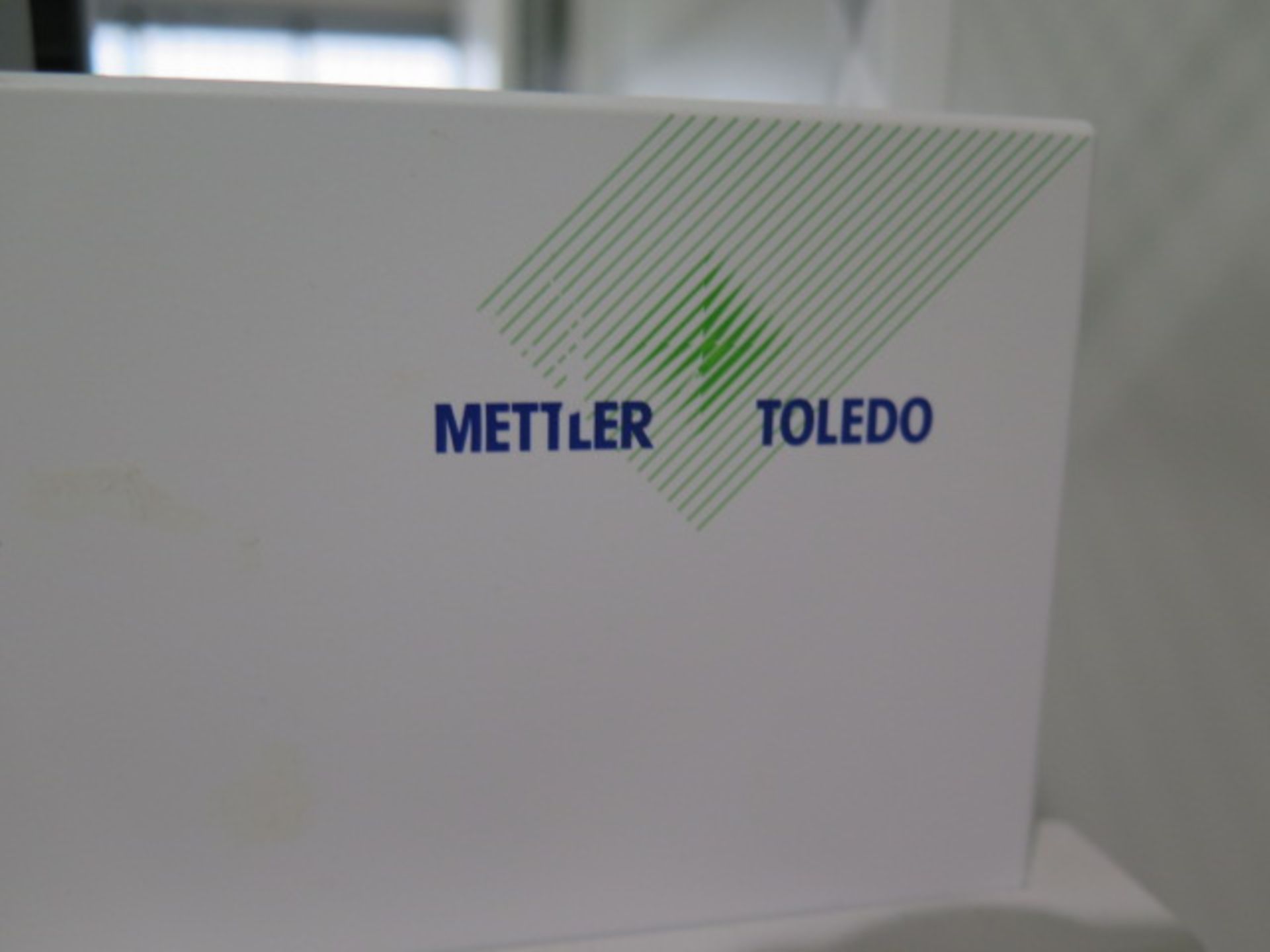 Mettler Toledo XP205 DeltaRange Analytical Balance Scale 0.01mg-220g w/ Static Detect, SOLD AS IS - Image 8 of 9