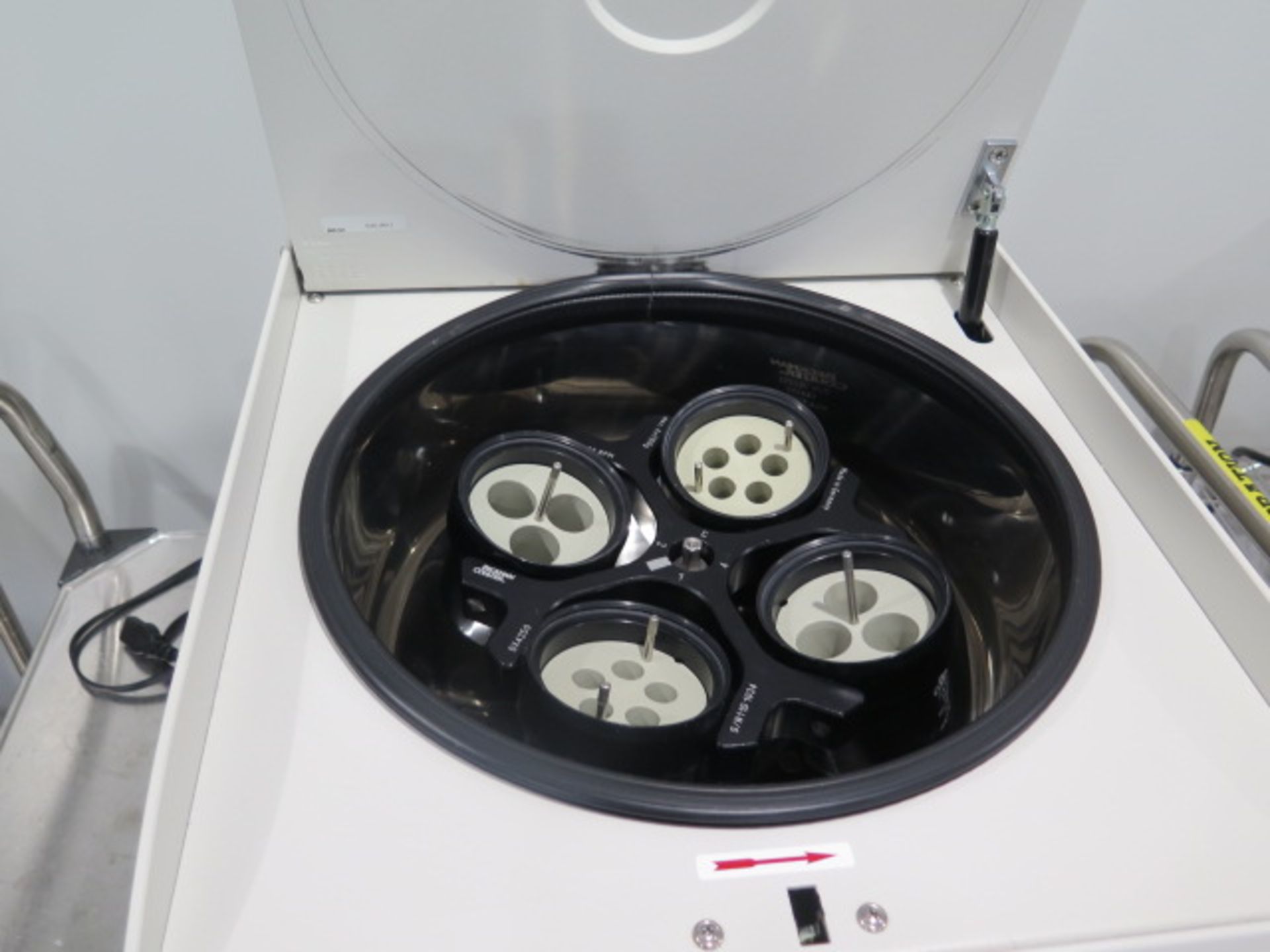 Beckman Coulter Allegra X-22R Centrifuge s/n ALB11B013 (SOLD AS-IS - NO WARRANTY) (SOLD AS-IS - NO - Image 3 of 9