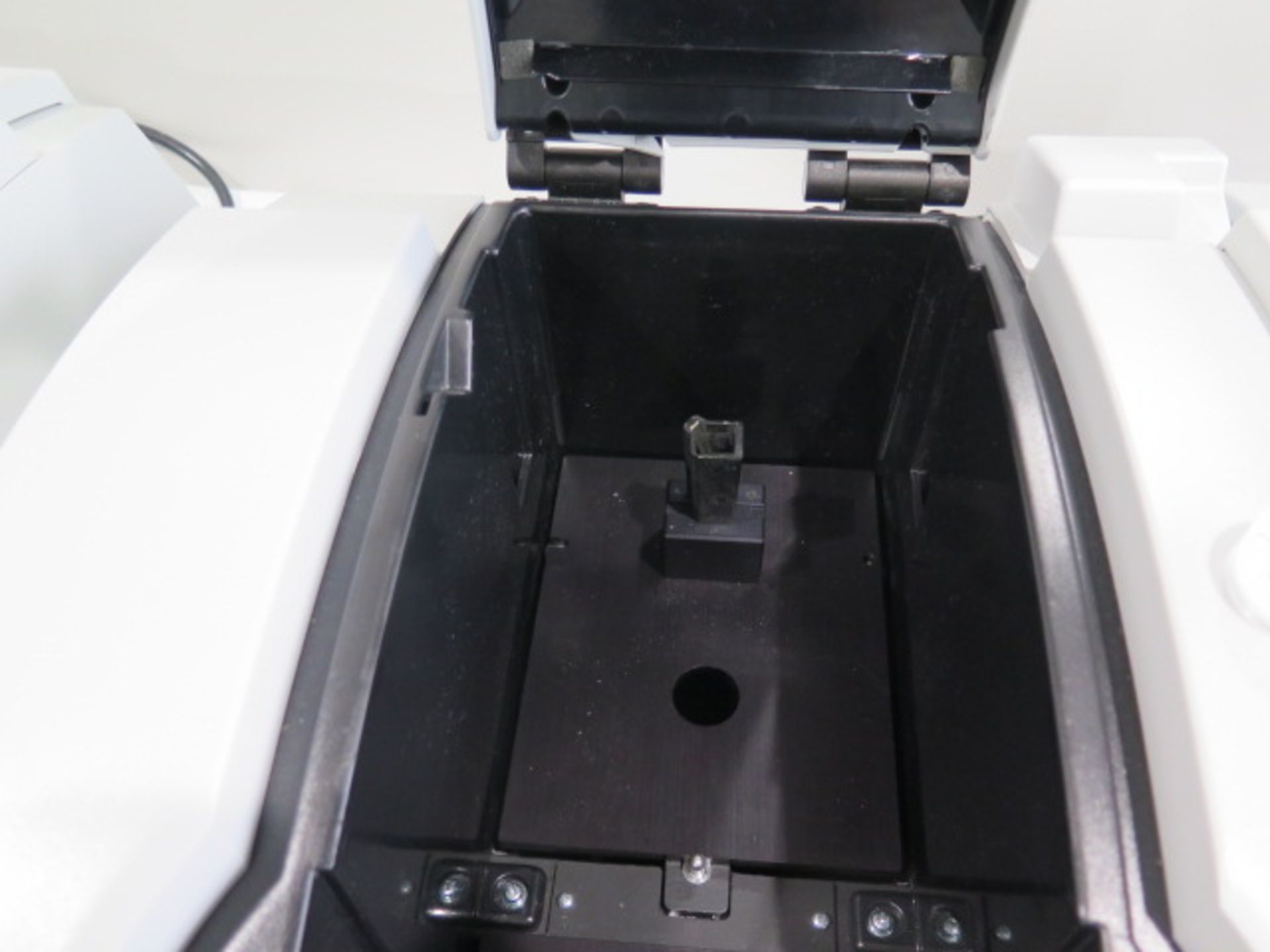 Thermo Scientific Evolution 300 UV-VIS Spectrophotometer s/n EVOU308001 (SOLD AS-IS - NO WARRANTY) - Image 6 of 8