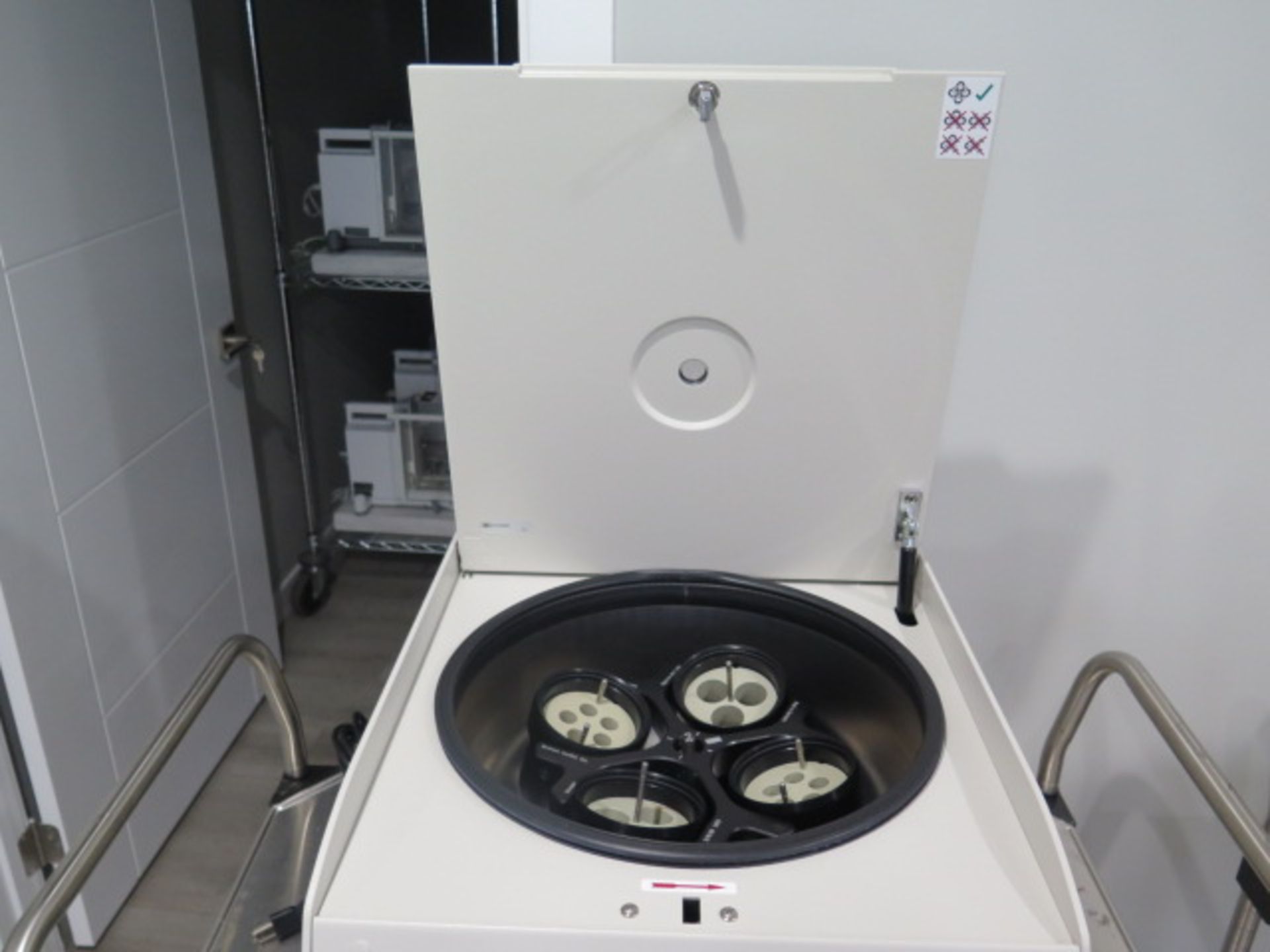 Beckman Coulter Allegra X-30R Centrifuge s/n ALZ19A083 (SOLD AS-IS - NO WARRANTY) - Image 4 of 11