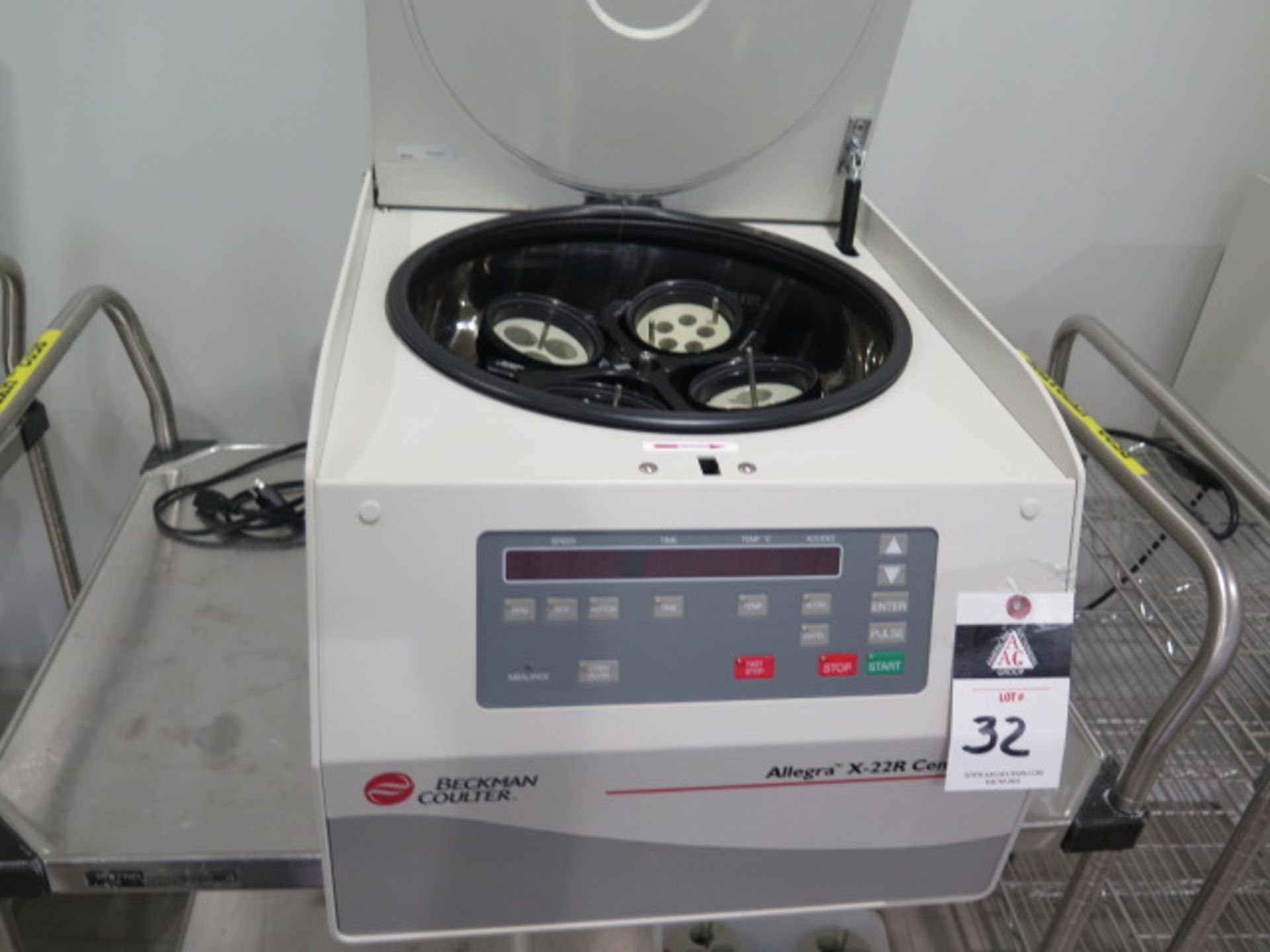 Beckman Coulter Allegra X-22R Centrifuge s/n ALB11B013 (SOLD AS-IS - NO WARRANTY) (SOLD AS-IS - NO - Image 2 of 9