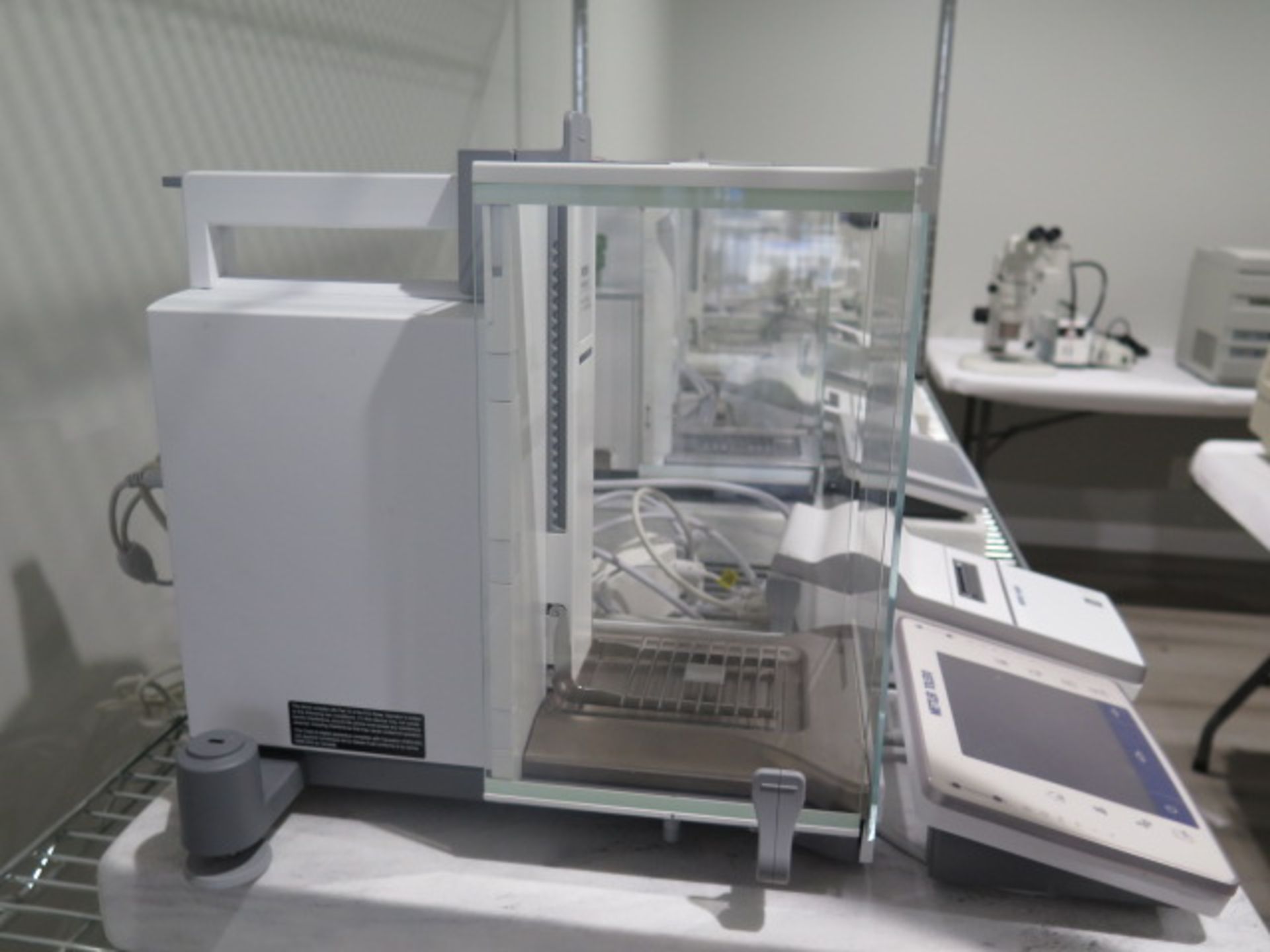 Mettler Toledo XPE205 DeltaRange Analytical Balance Scale 0.01mg-220g w/ Static Detect, SOLD AS IS - Image 3 of 8