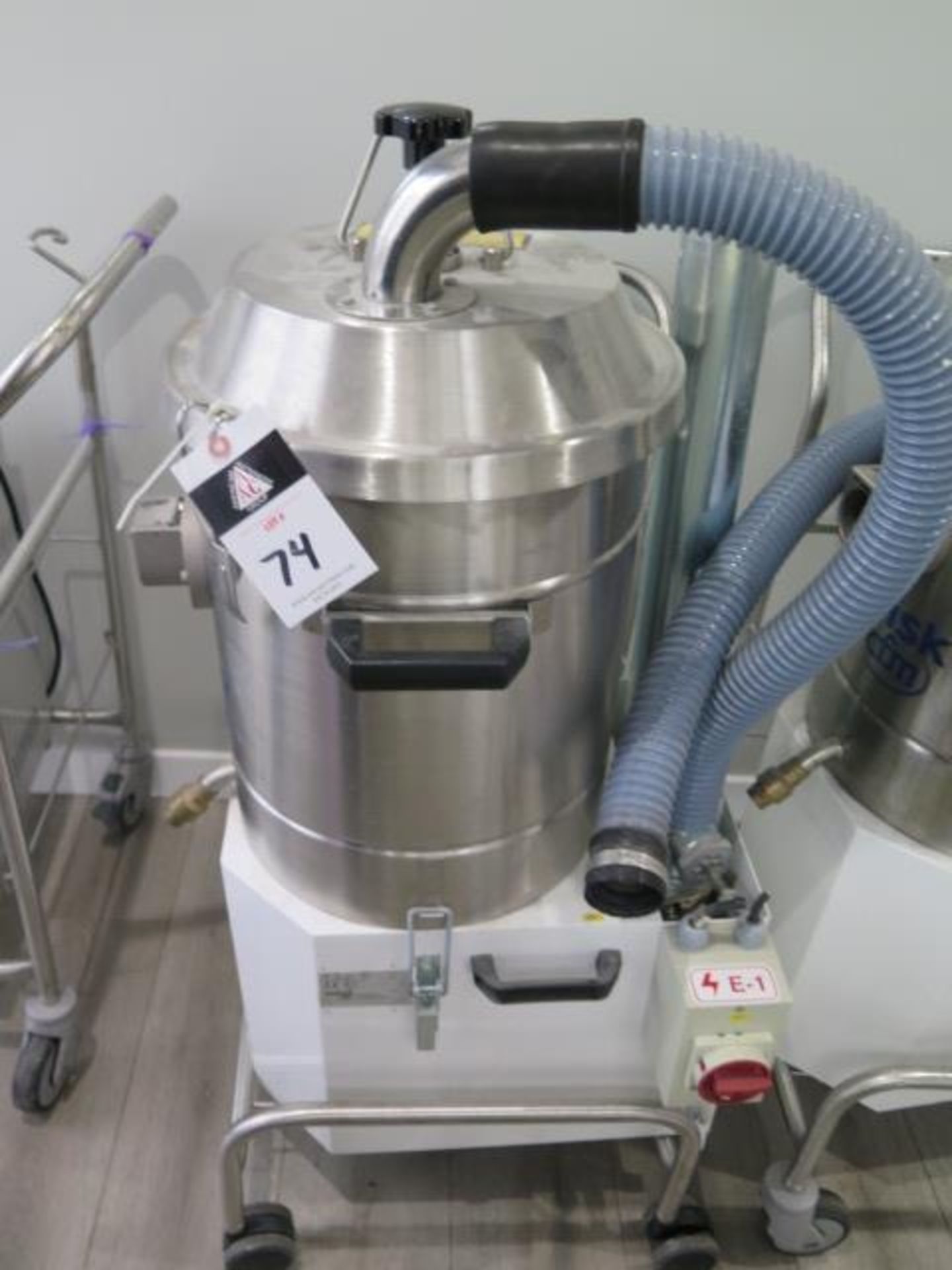 Nilfisk Type 3151 Industrial Vacuum (SOLD AS-IS - NO WARRANTY)