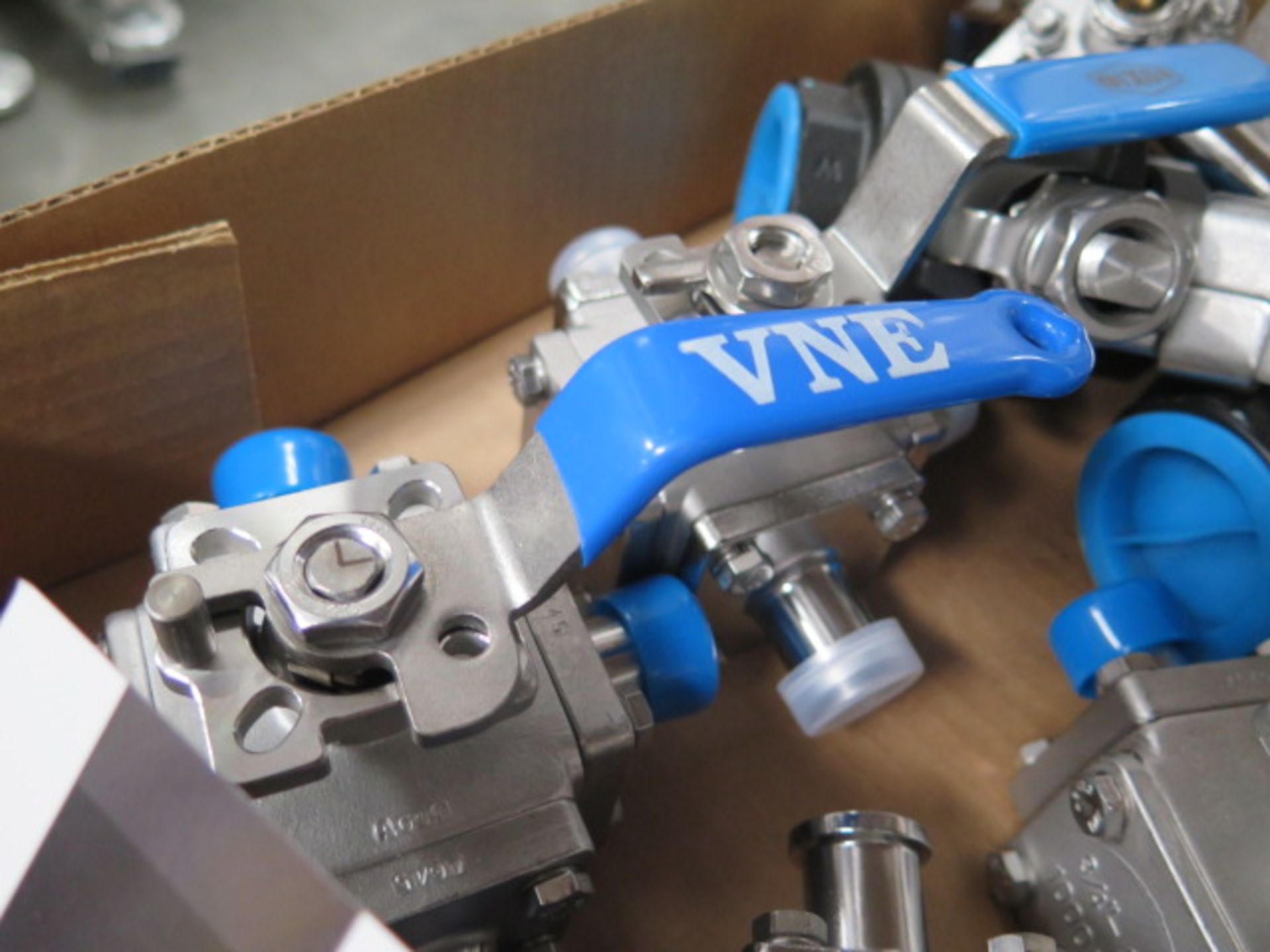 3/4" 1000WOG Stainless Steel Valves (SOLD AS-IS - NO WARRANTY) - Image 4 of 5