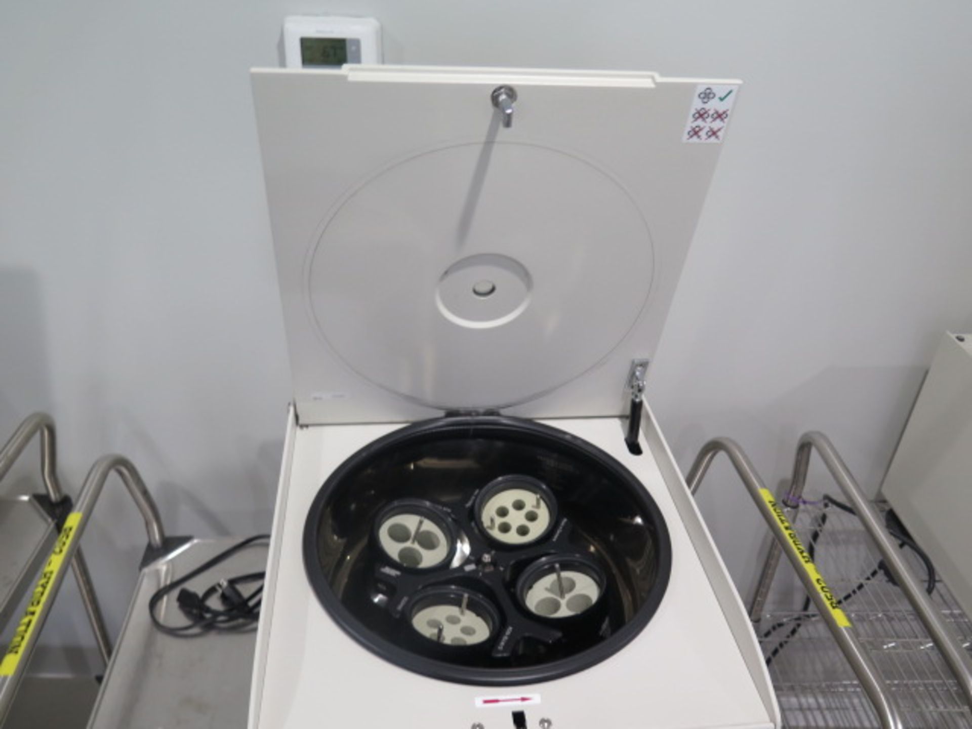 Beckman Coulter Allegra X-22R Centrifuge s/n ALB11B013 (SOLD AS-IS - NO WARRANTY) (SOLD AS-IS - NO - Image 4 of 9