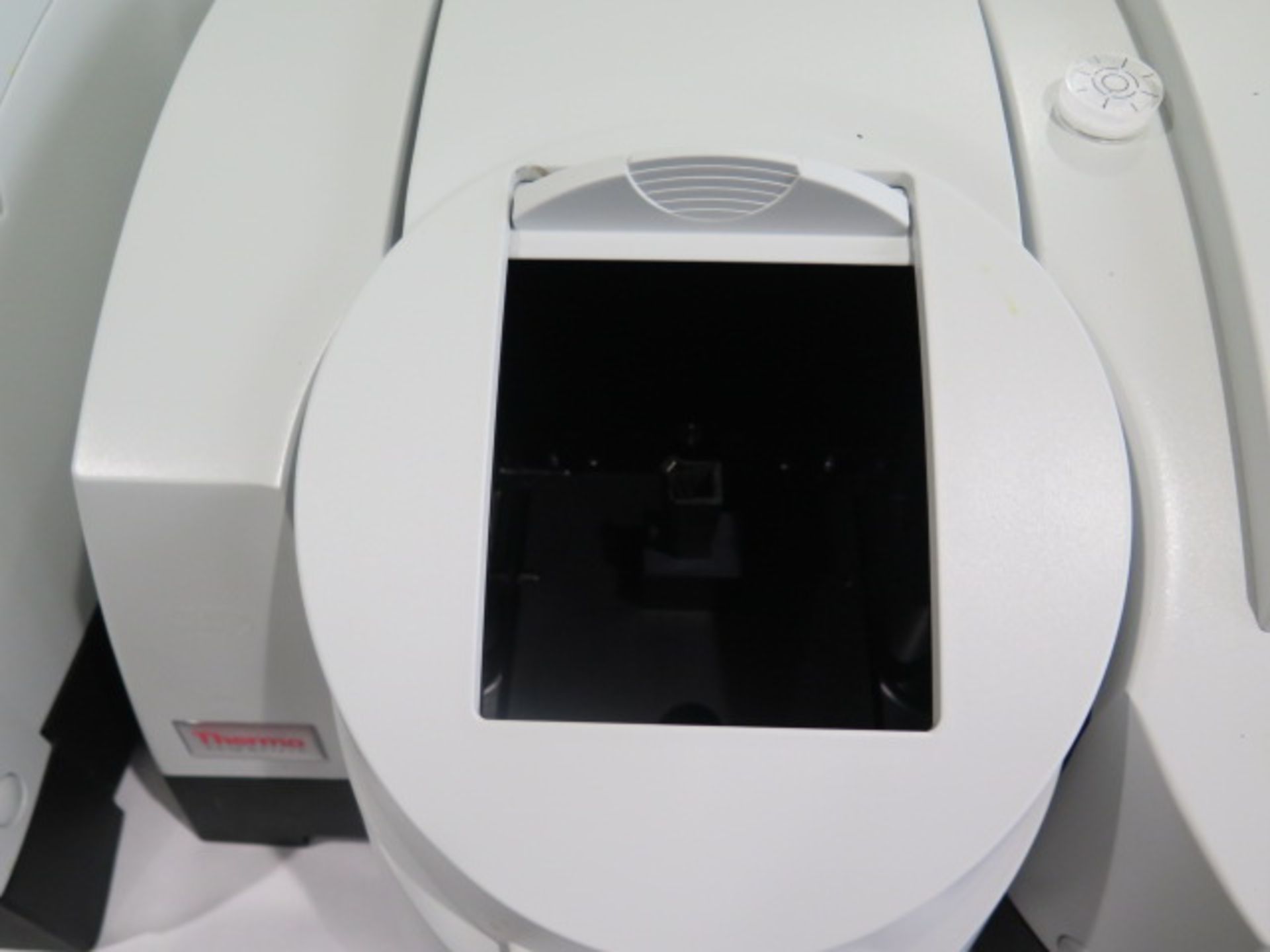 Thermo Scientific Evolution 300 UV-VIS Spectrophotometer s/n EVOU308001 (SOLD AS-IS - NO WARRANTY) - Image 3 of 8