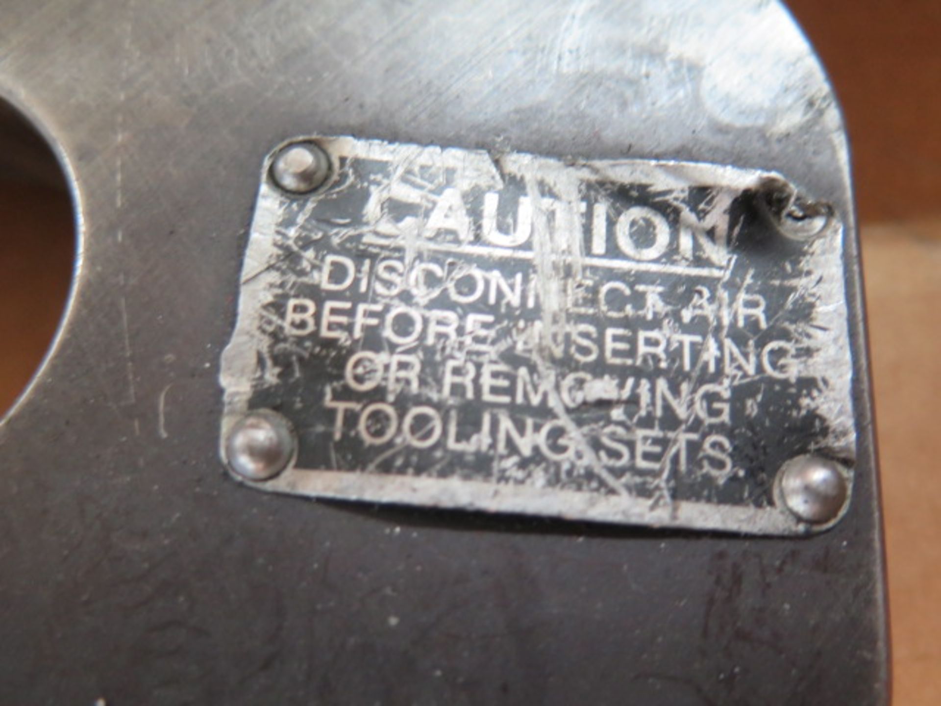 Central Pneumatic Compression Riveter (SOLD AS-IS - NO WARRANTY) - Image 3 of 6