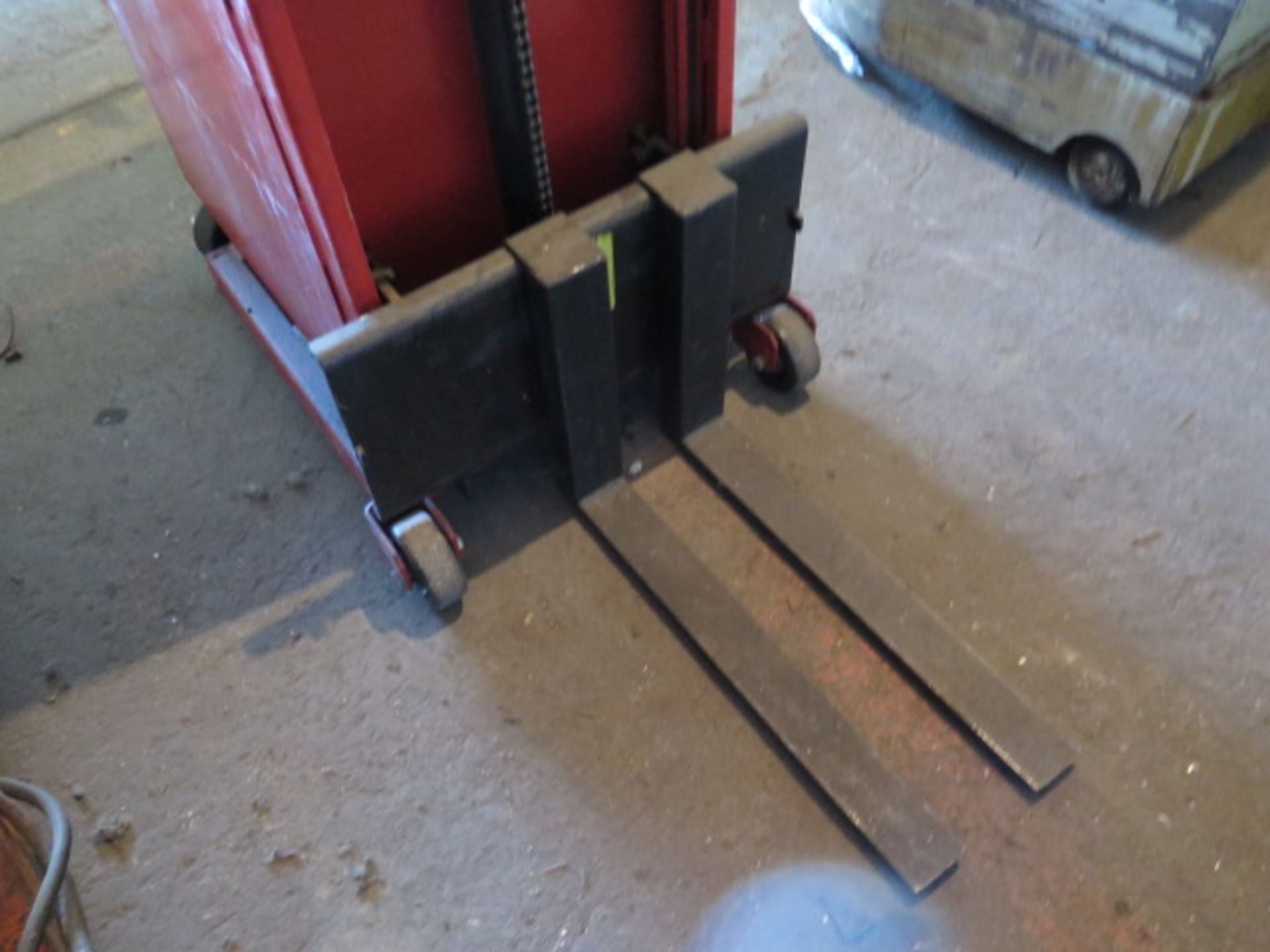 Wesco 1000 Lb Cap Electric/Hydrauloic Pallet Mover (SOLD AS-IS - NO WARRANTY) - Image 4 of 8