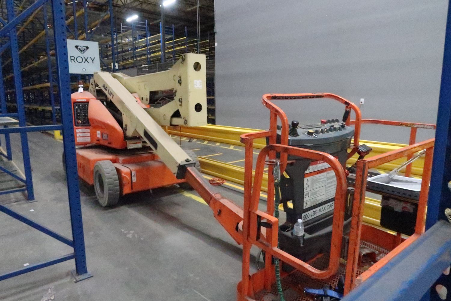 "OVER 60 CROWN & RAYMOND" Electric Forklift Auction (250,000 SQ FT Distribution Center)