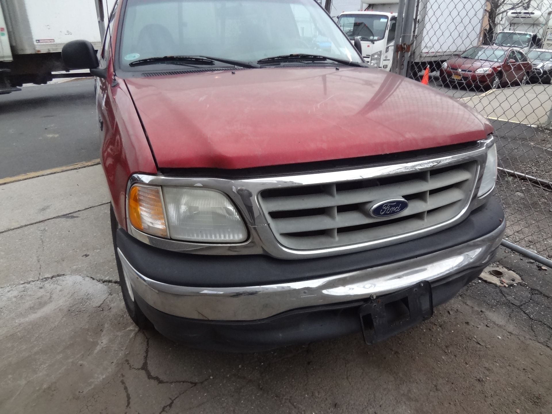 2001 FORD F-150XL 2-DOOR PICKUP TRUCK, APPROXIMATELY 169,000 MILES, VIN: 1FTZF172X1NB38572 - Image 7 of 12